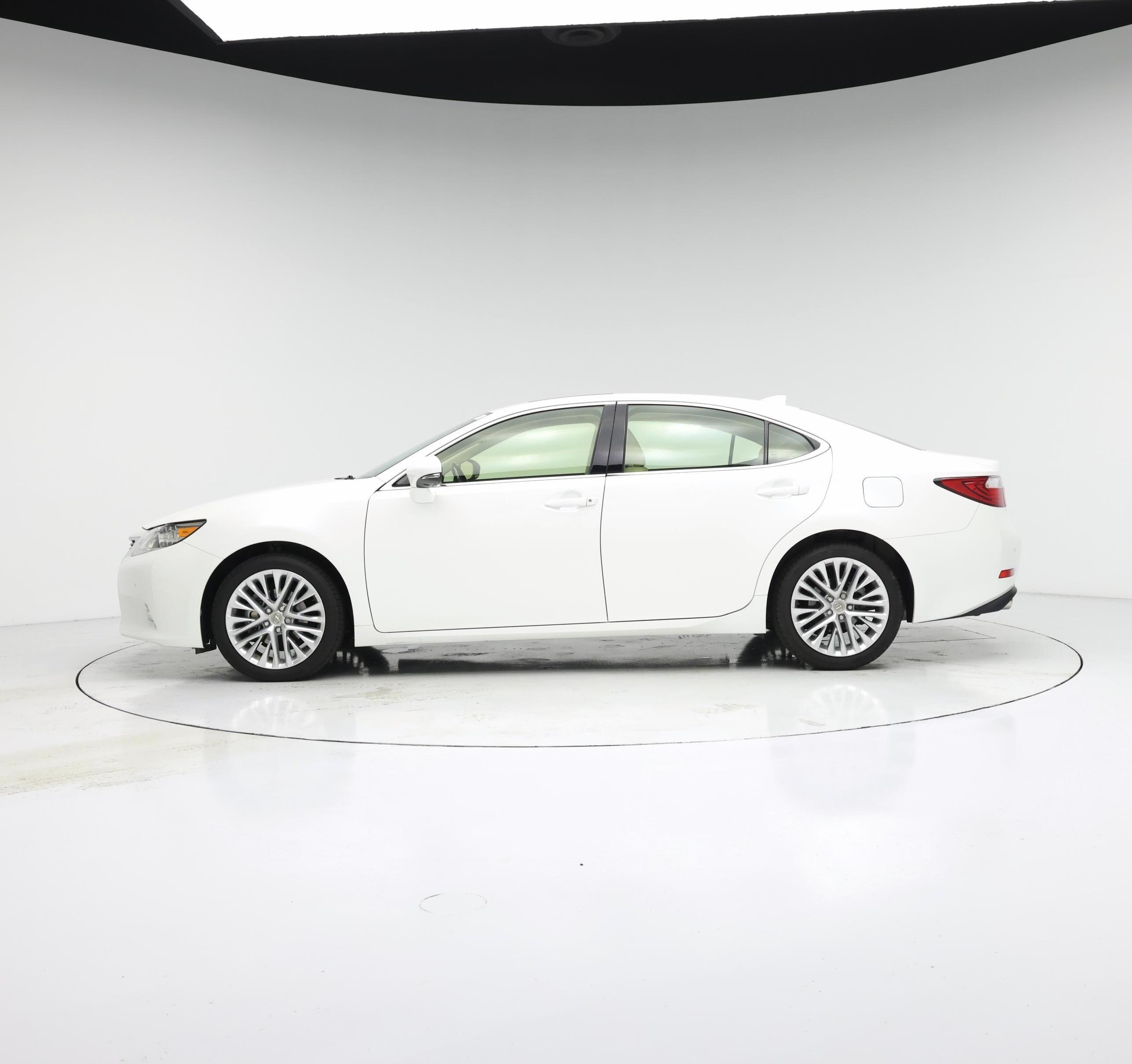 Thumbnail: 2015 Lexus ES - 3