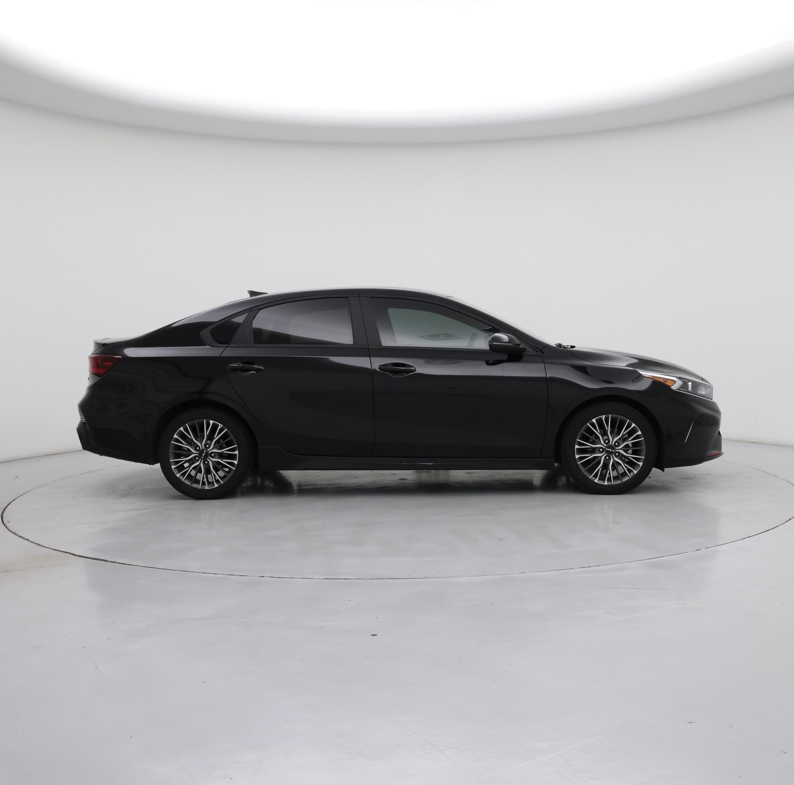 Thumbnail: 2023 Kia Forte - 7