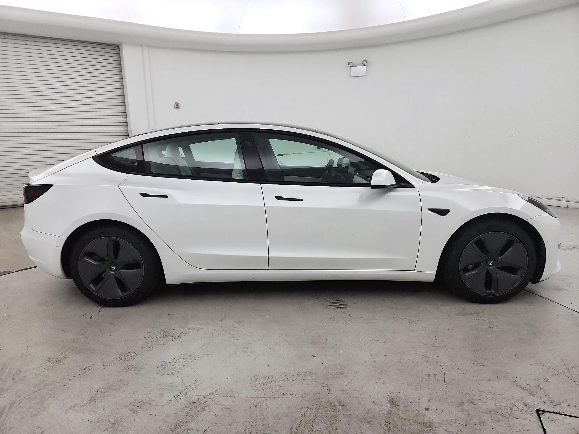 Thumbnail: 2021 Tesla Model 3 - 4