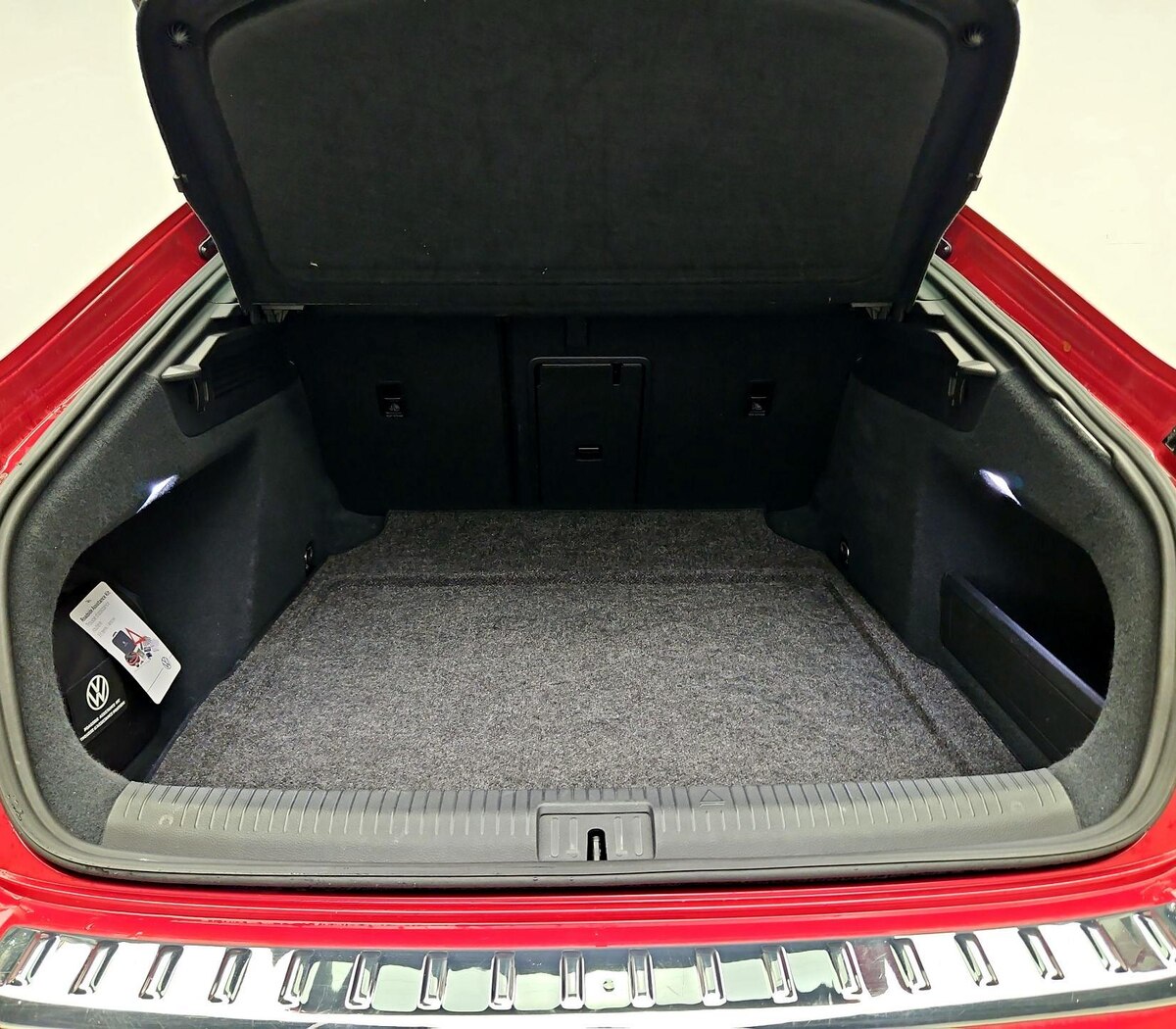 Trunk/Cargo (Seats Up)