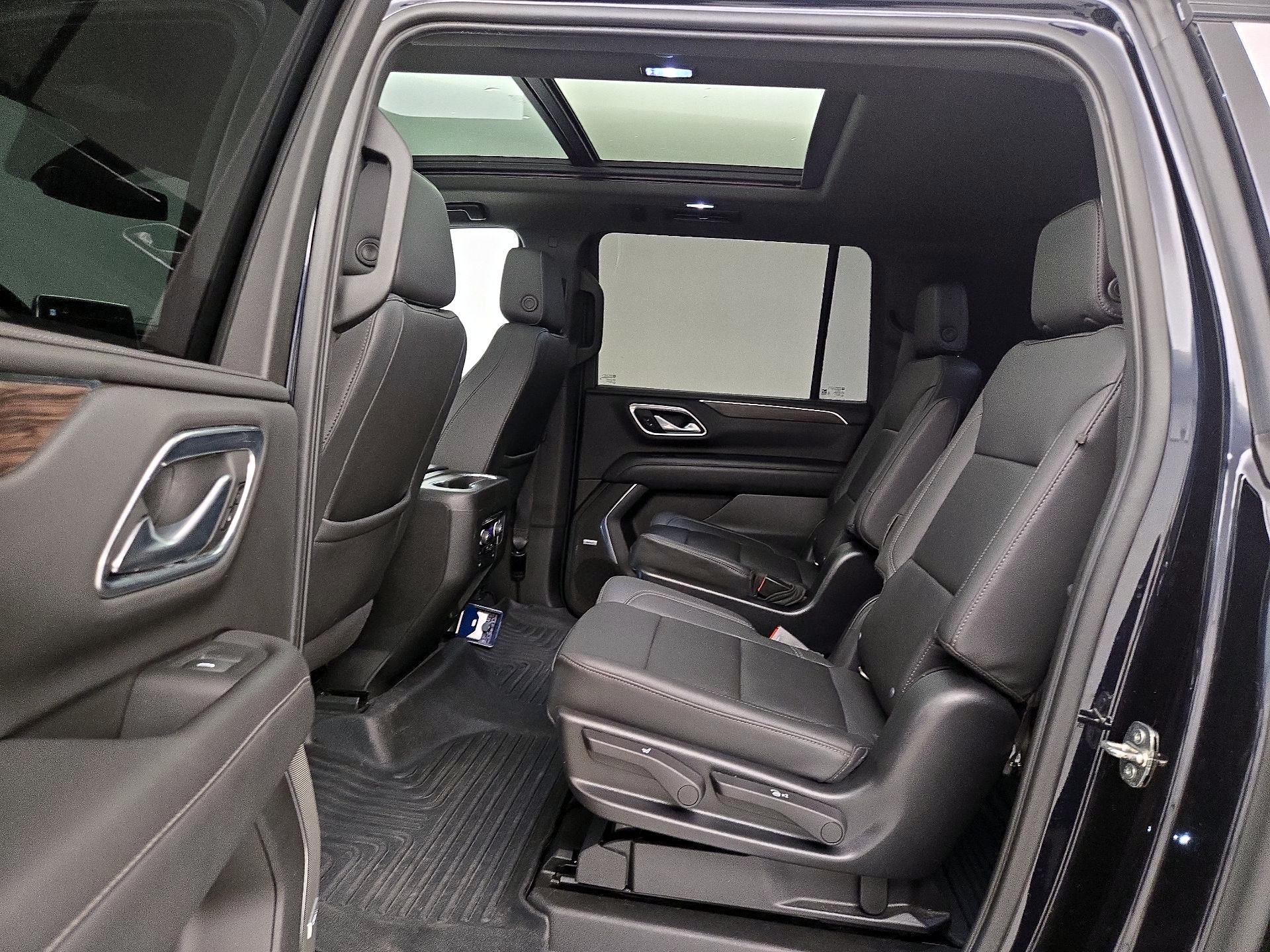 Thumbnail: 2022 Chevrolet Suburban - 20