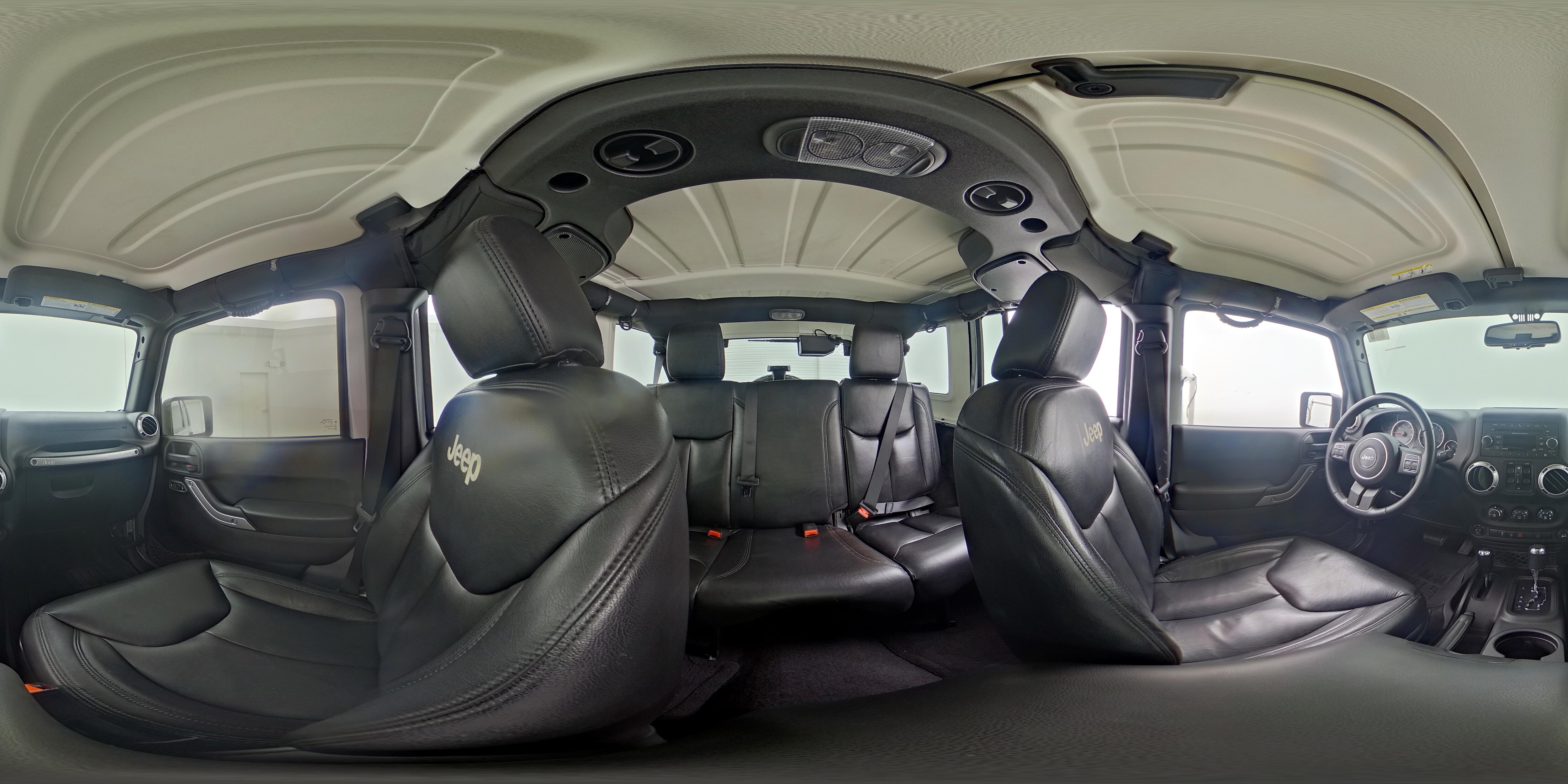 2015 Jeep Wrangler Unlimited Sahara - Photo 22