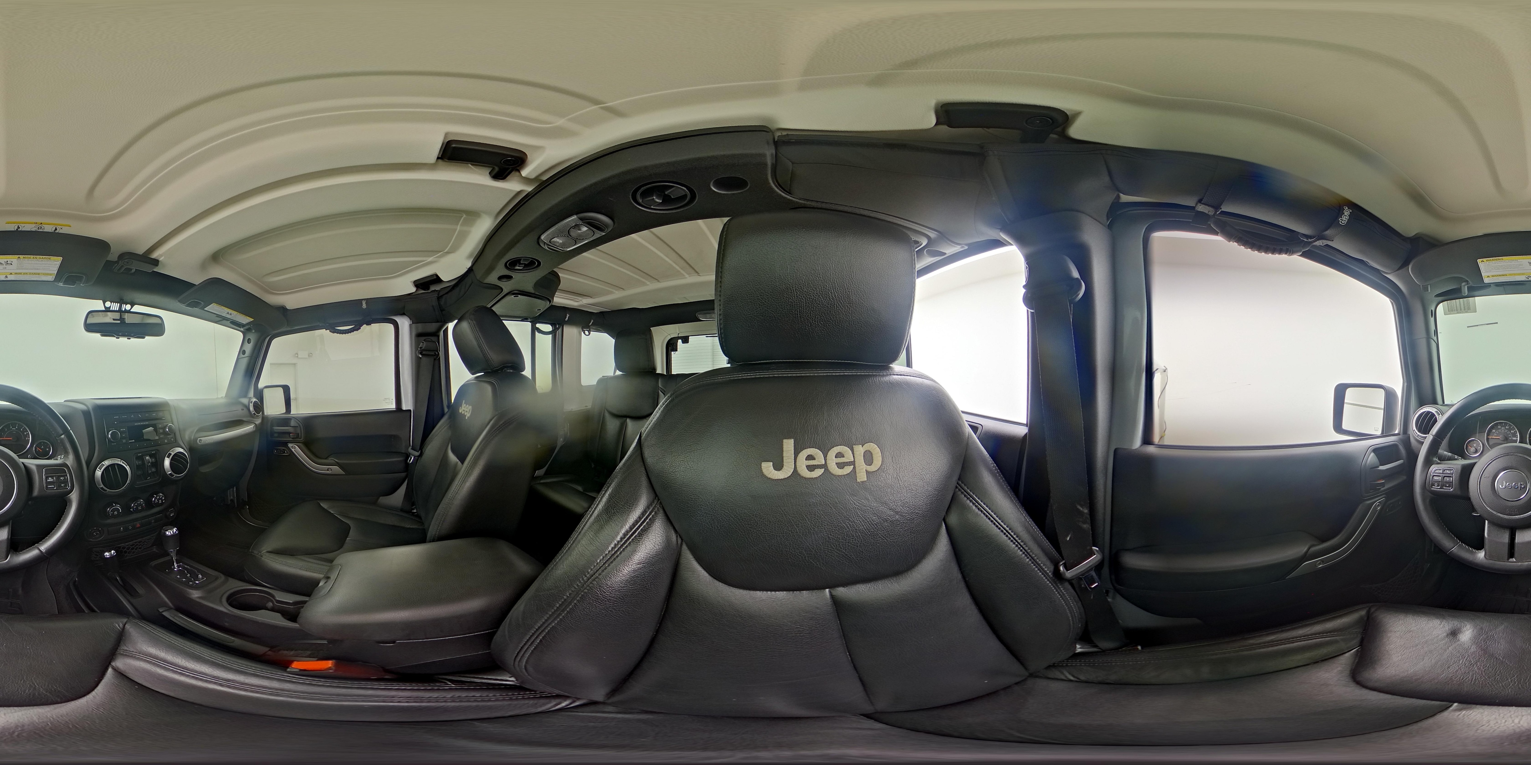 2015 Jeep Wrangler Unlimited Sahara - Photo 24