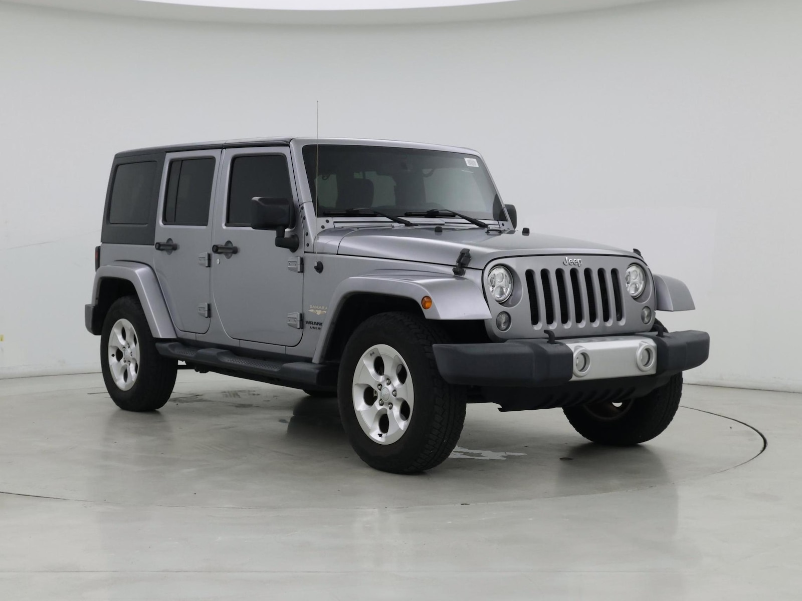2015 Jeep Wrangler Unlimited Sahara - Photo 2