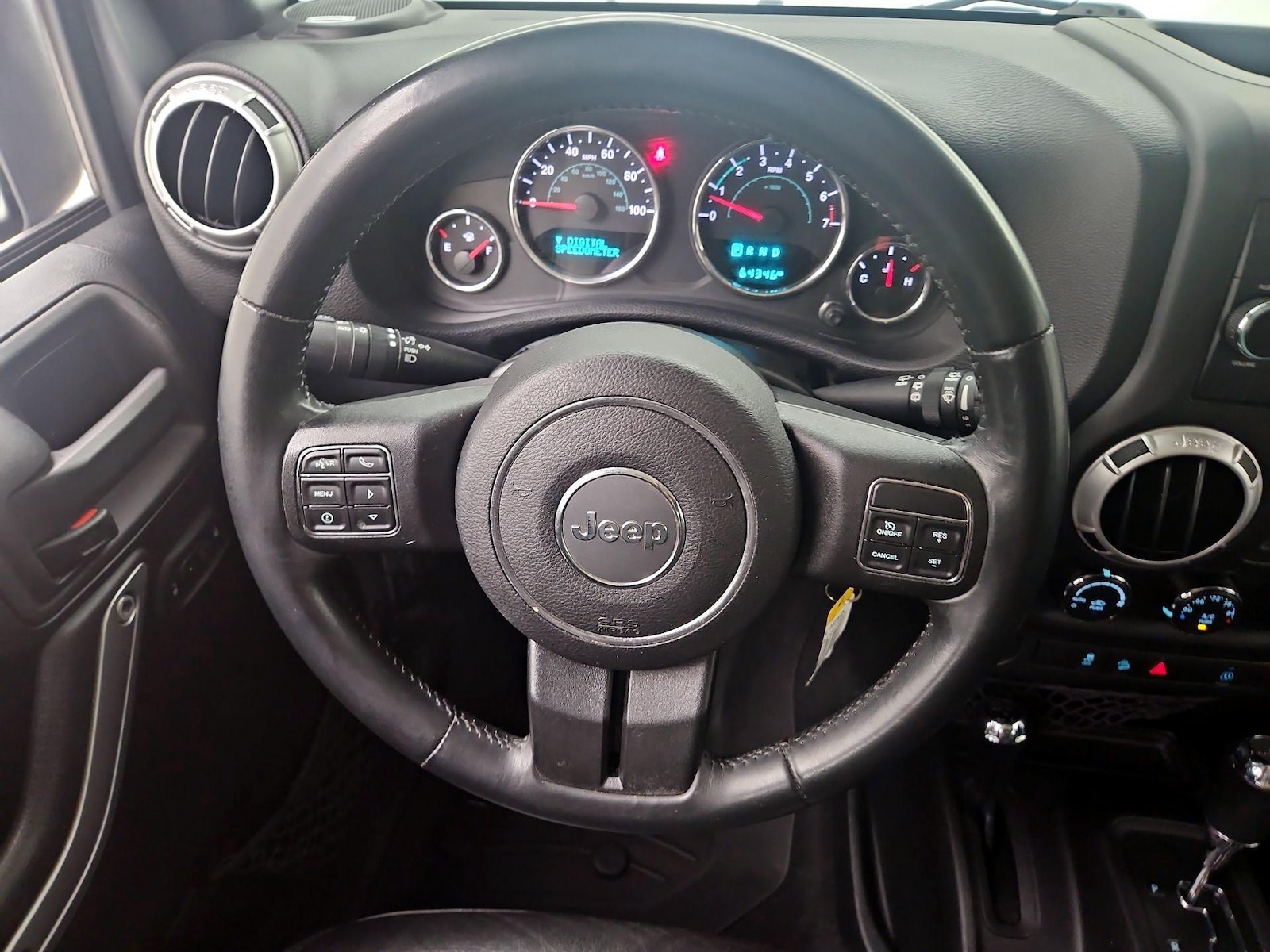 2015 Jeep Wrangler Unlimited Sahara - Photo 11