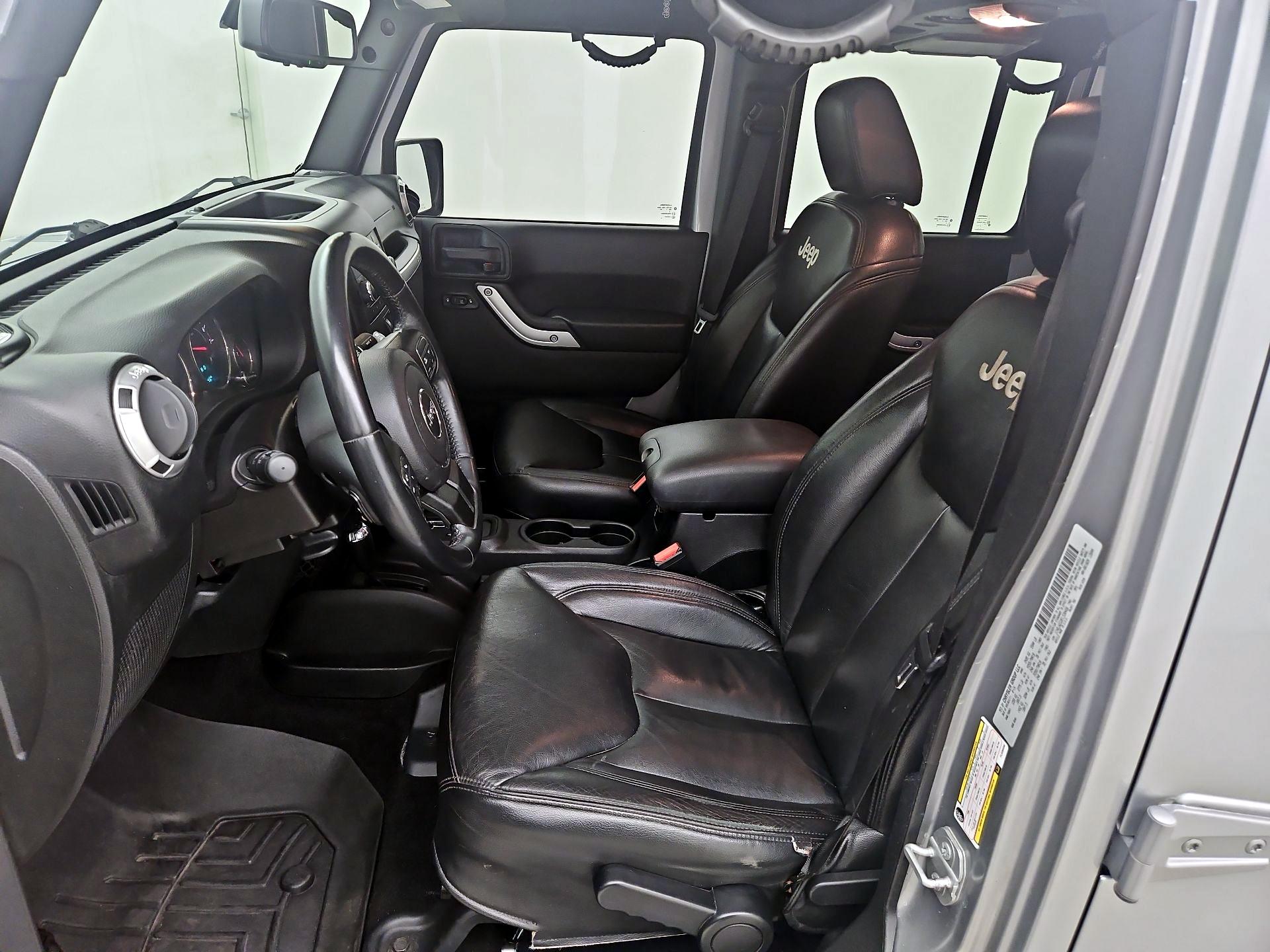 Thumbnail: 2015 Jeep Wrangler - 11