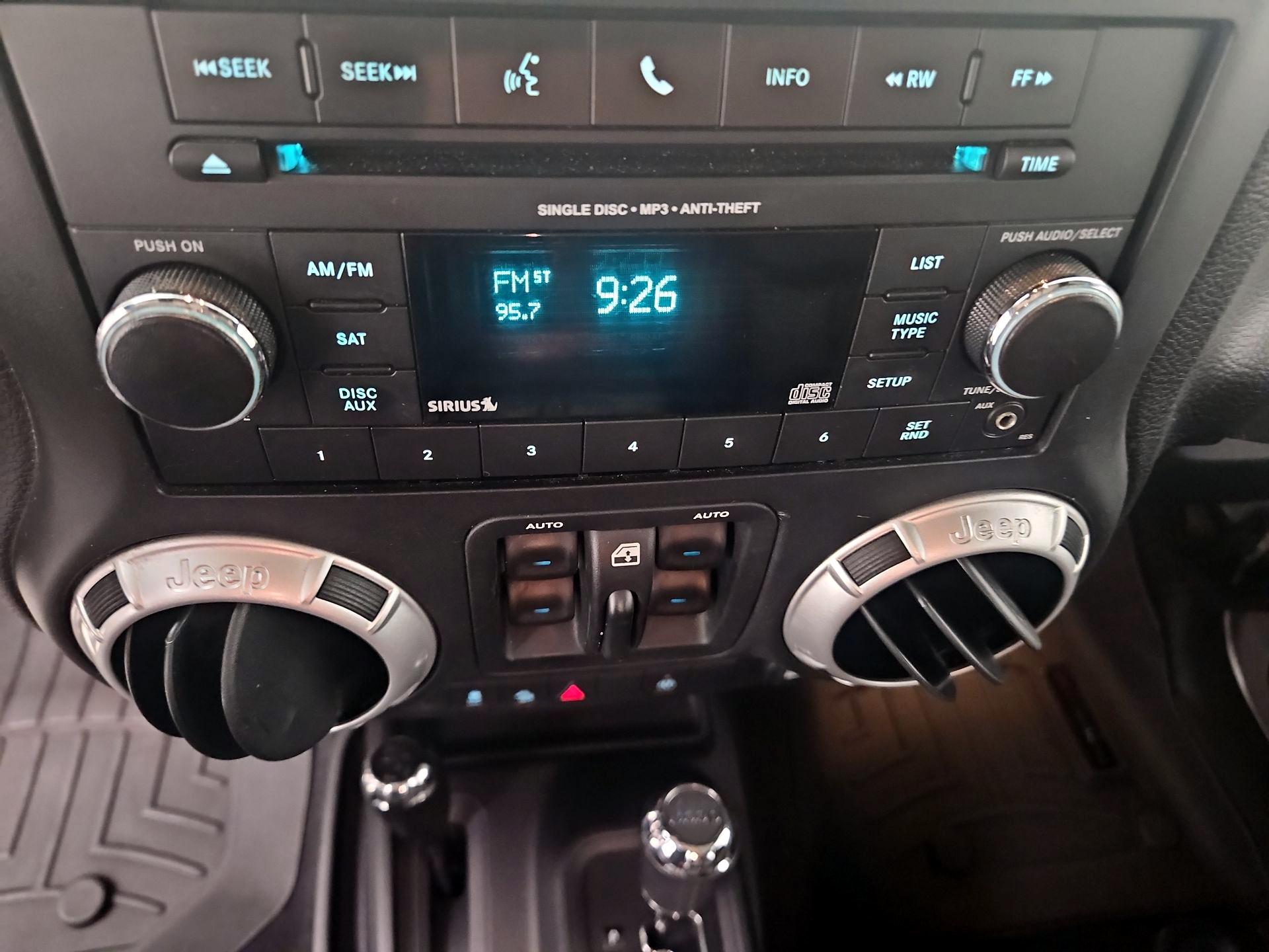 Thumbnail: 2015 Jeep Wrangler - 13