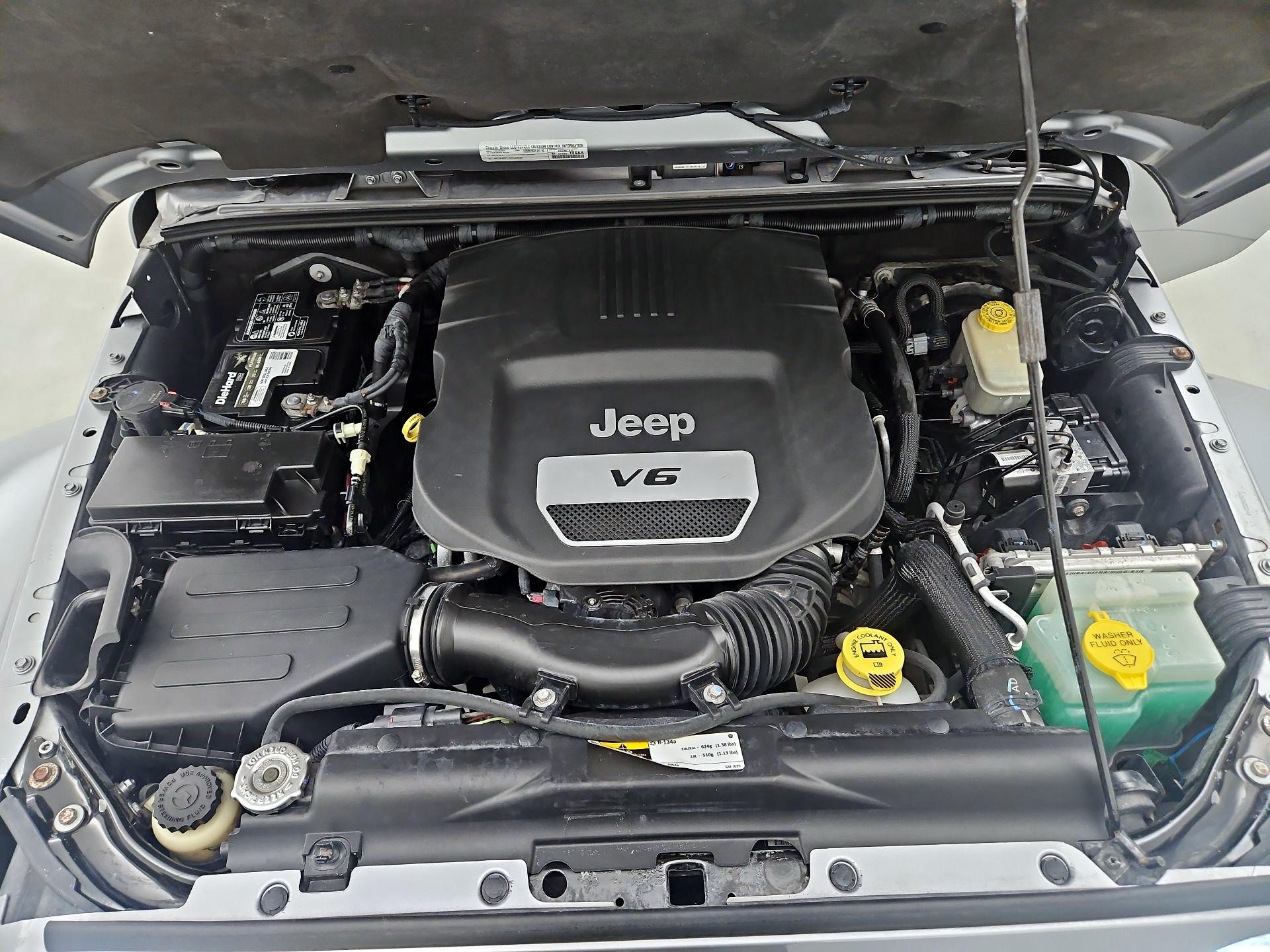 Thumbnail: 2015 Jeep Wrangler - 19