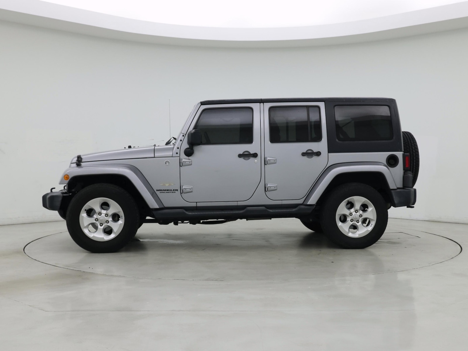 2015 Jeep Wrangler Unlimited Sahara - Photo 4