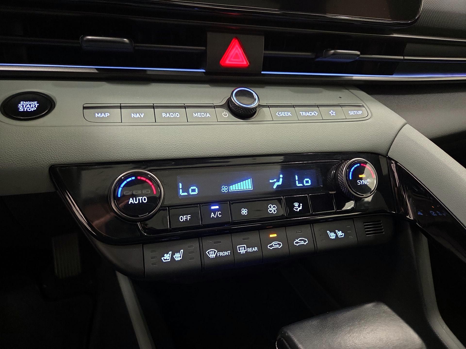 Thumbnail: 2025 Hyundai Elantra - 17