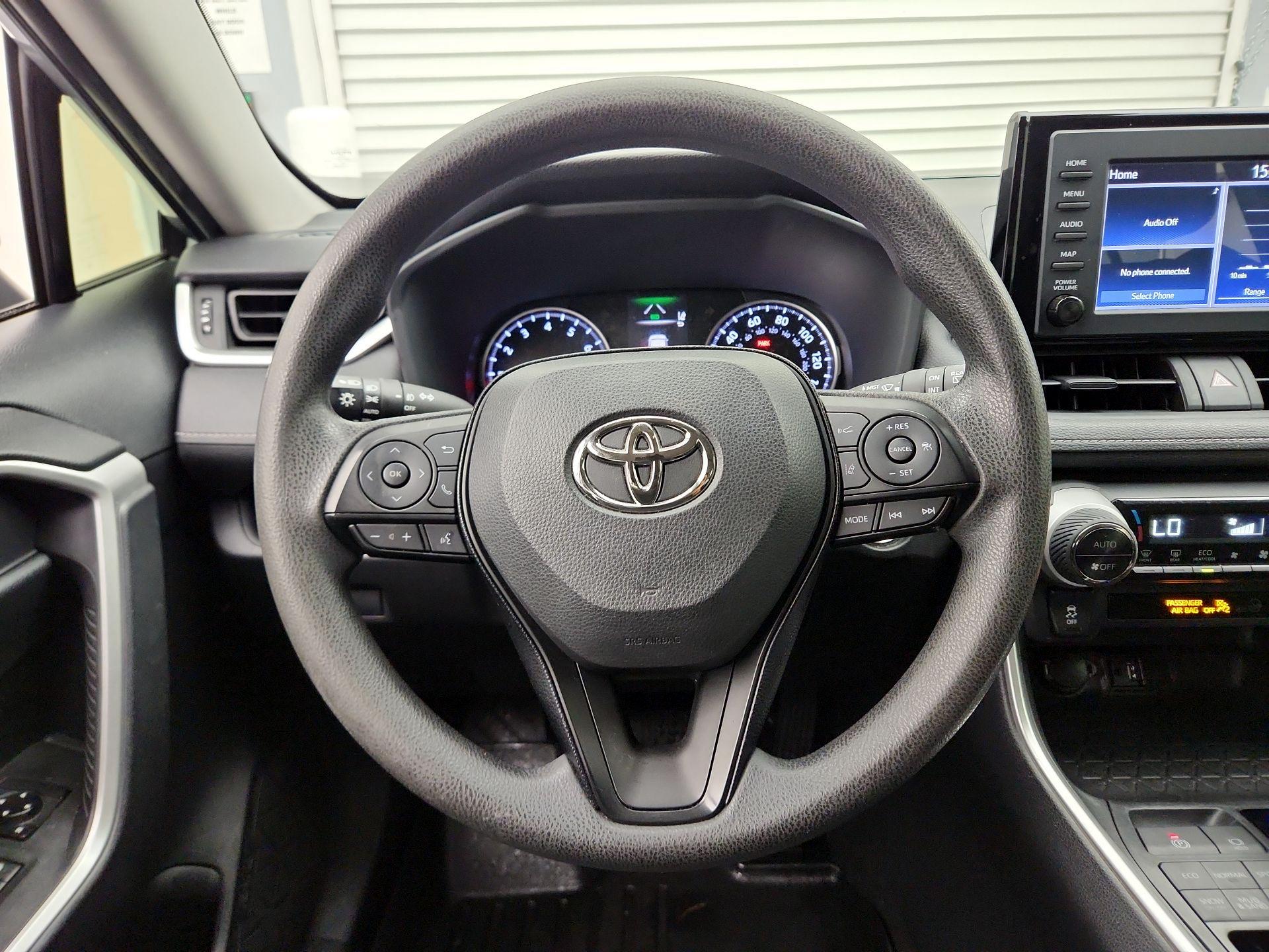 Thumbnail: 2019 Toyota RAV4 - 10