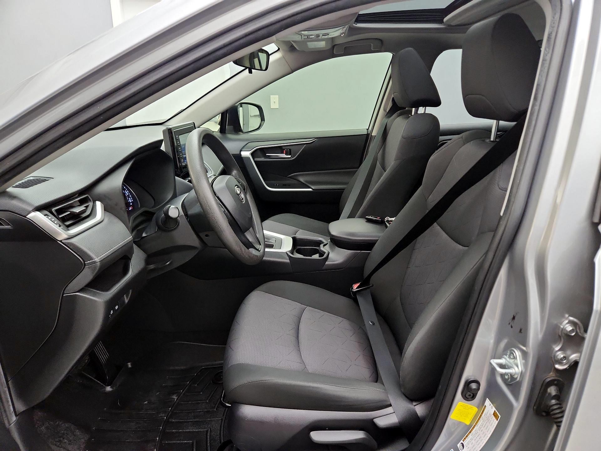 Thumbnail: 2019 Toyota RAV4 - 11