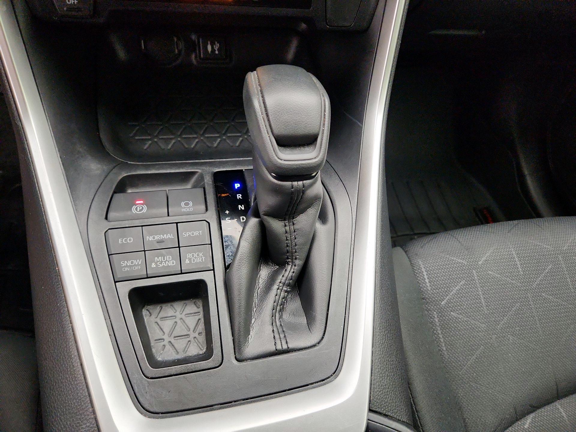 Thumbnail: 2019 Toyota RAV4 - 17