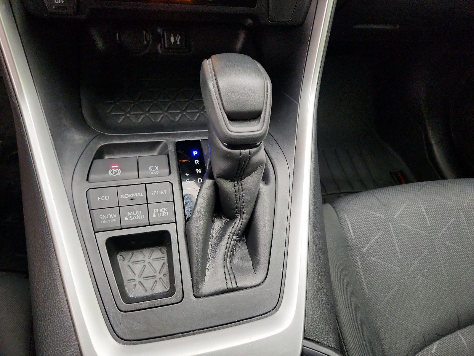 2019 Toyota RAV4 XLE - Photo 18