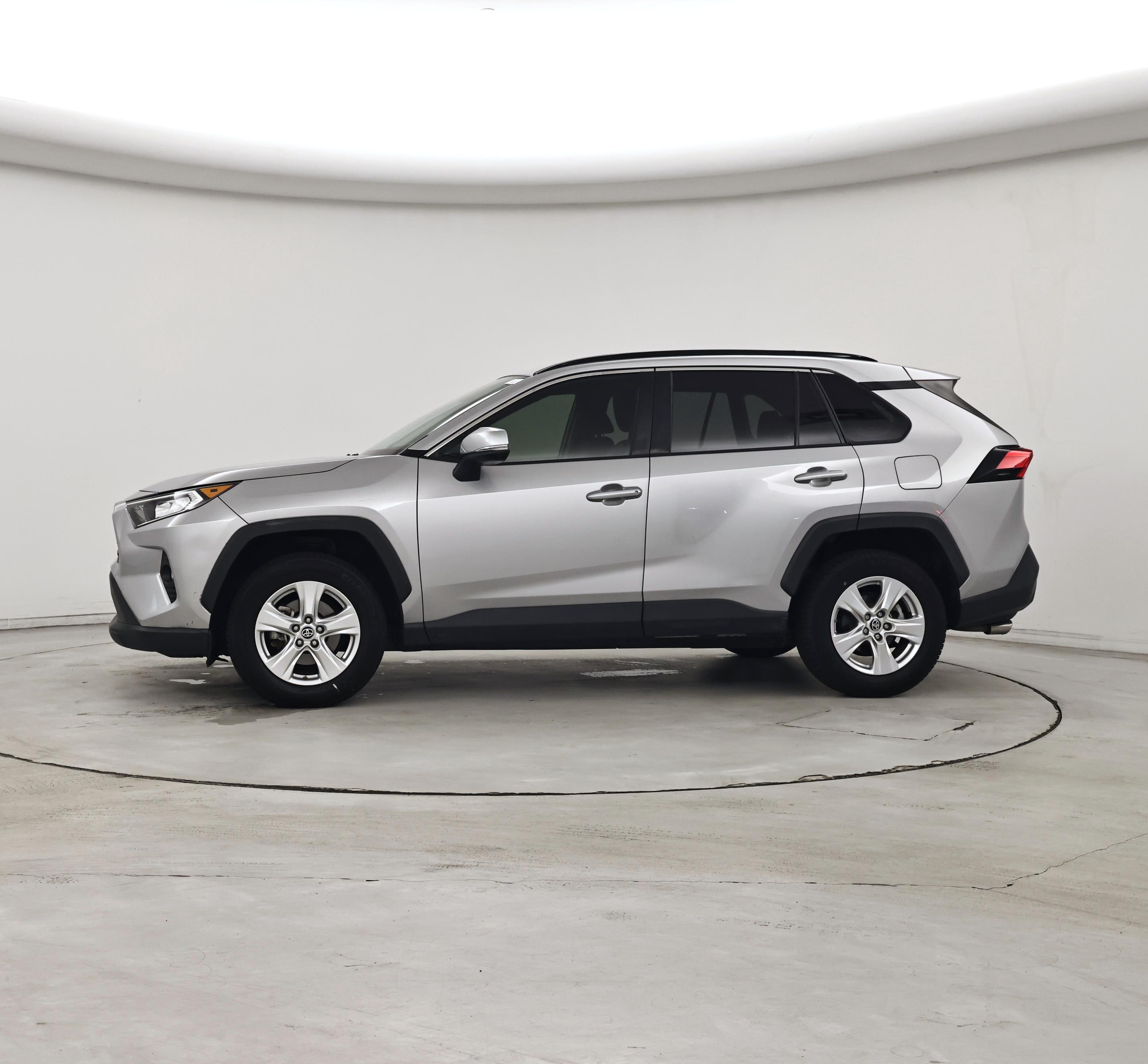 Thumbnail: 2019 Toyota RAV4 - 3