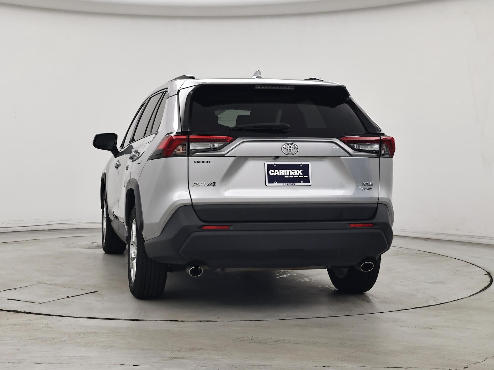 2019 Toyota RAV4 XLE - Photo 7
