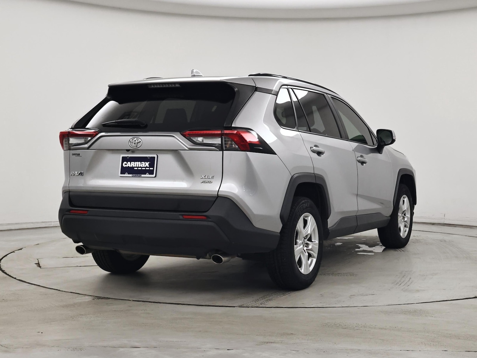 2019 Toyota RAV4 XLE - Photo 9