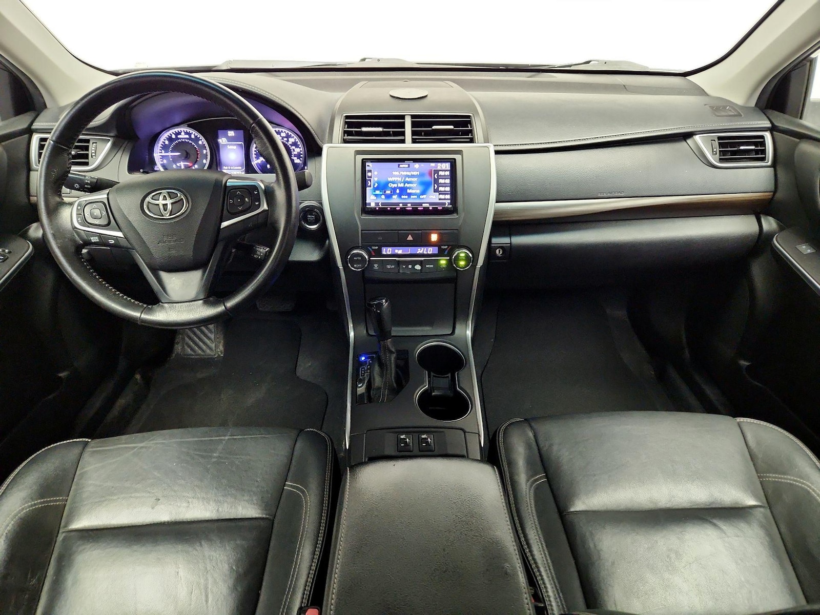 2017 Toyota Camry XLE - Photo 10