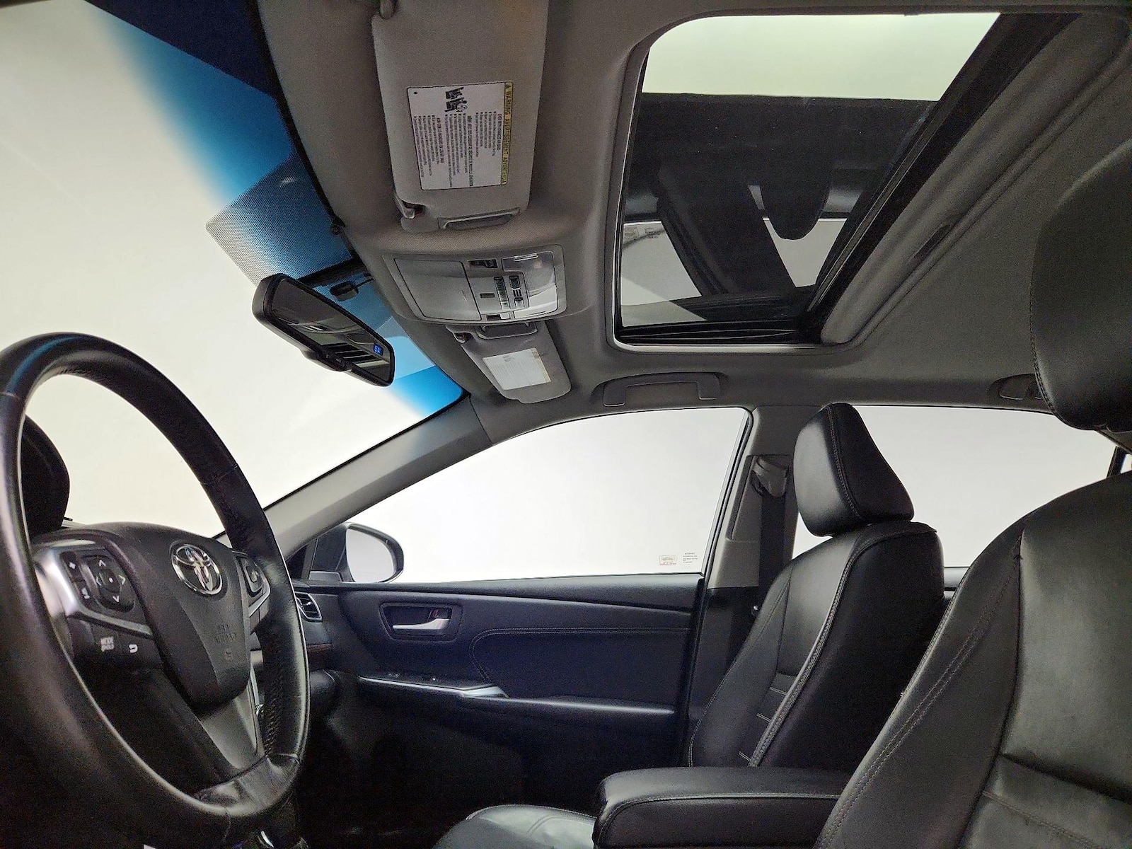2017 Toyota Camry XLE - Photo 20