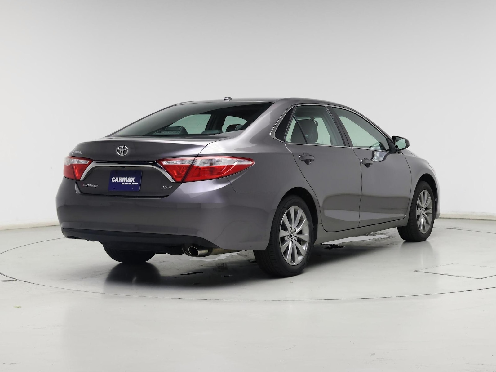 2017 Toyota Camry XLE - Photo 9
