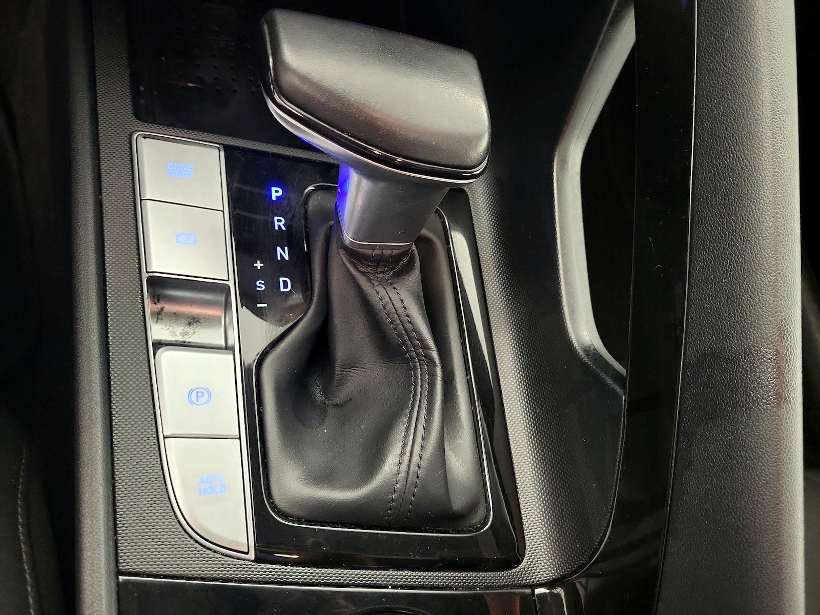 2021 Hyundai Elantra SEL - Photo 18