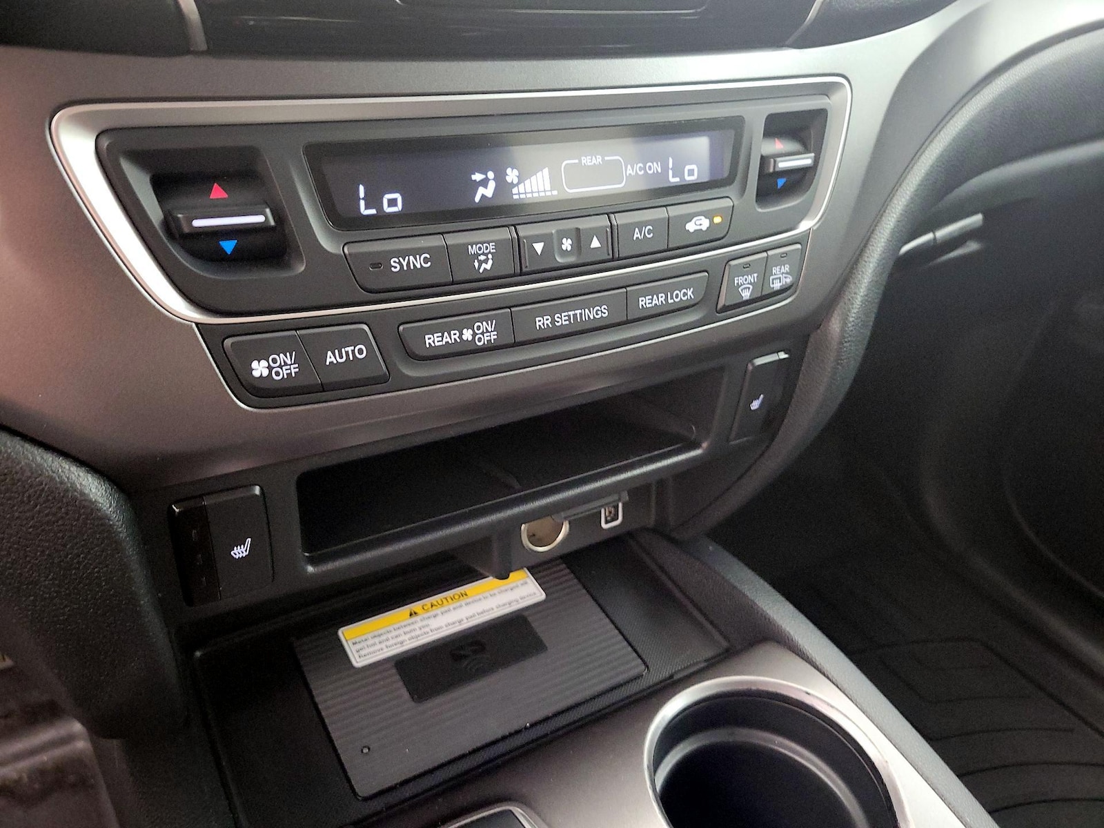 2022 Honda Pilot SE - Photo 17