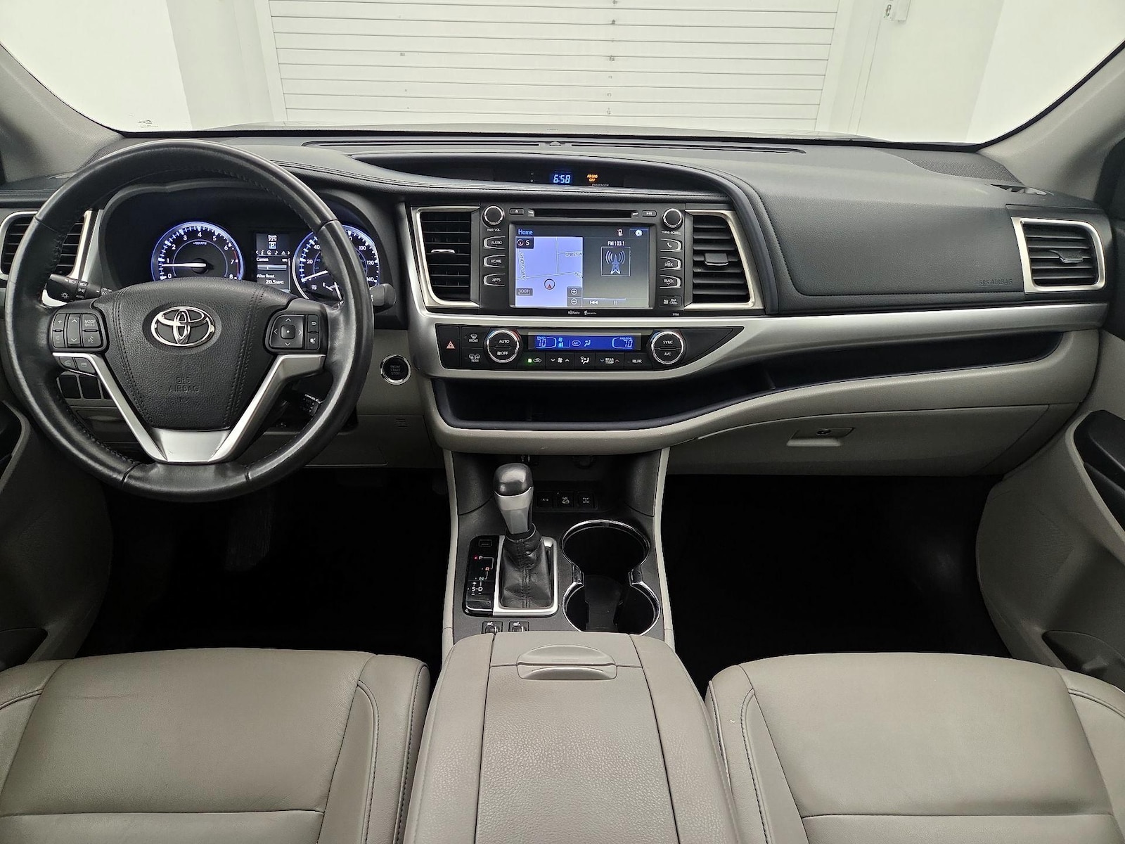 2015 Toyota Highlander XLE - Photo 10