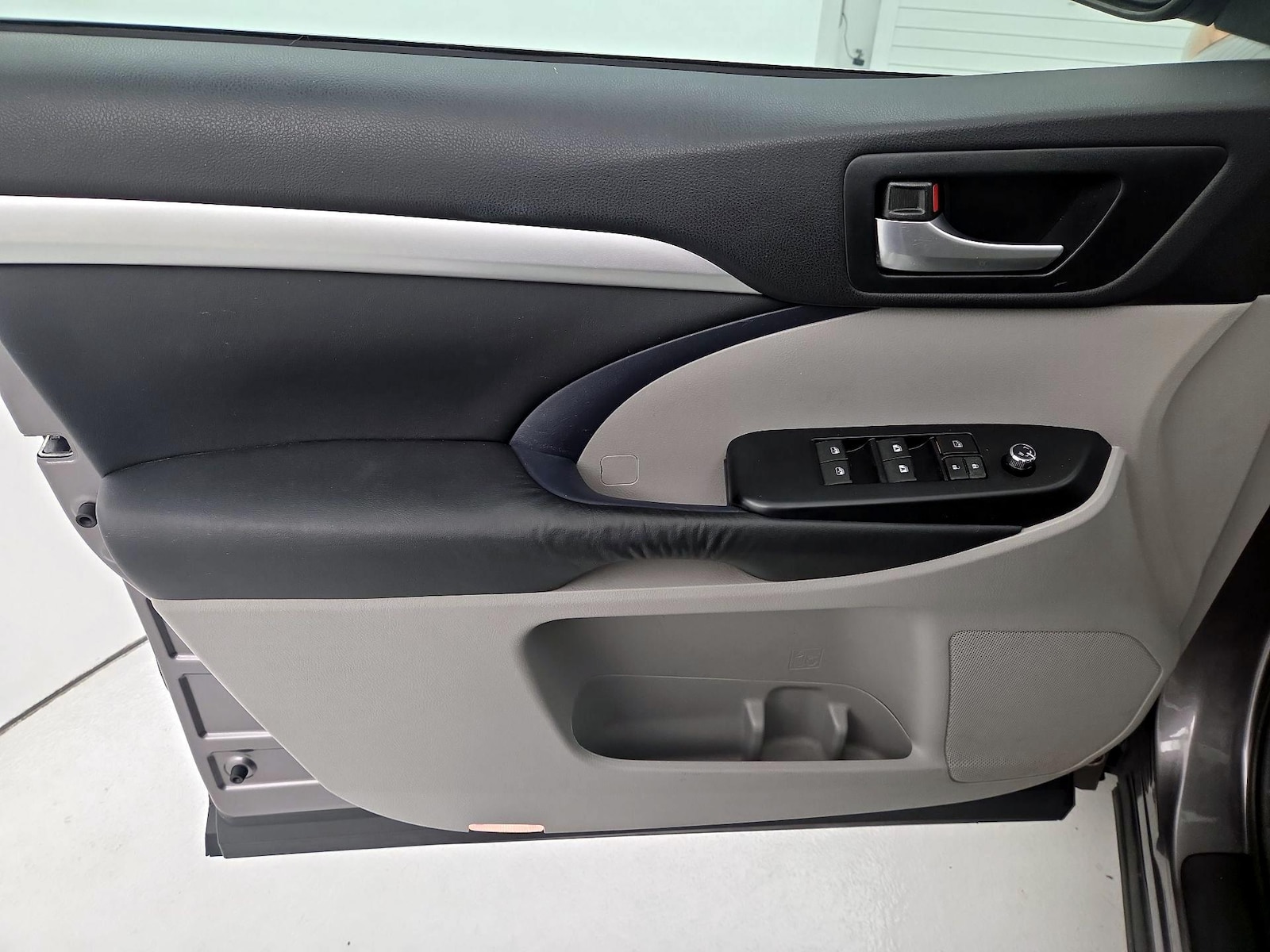 2015 Toyota Highlander XLE - Photo 13