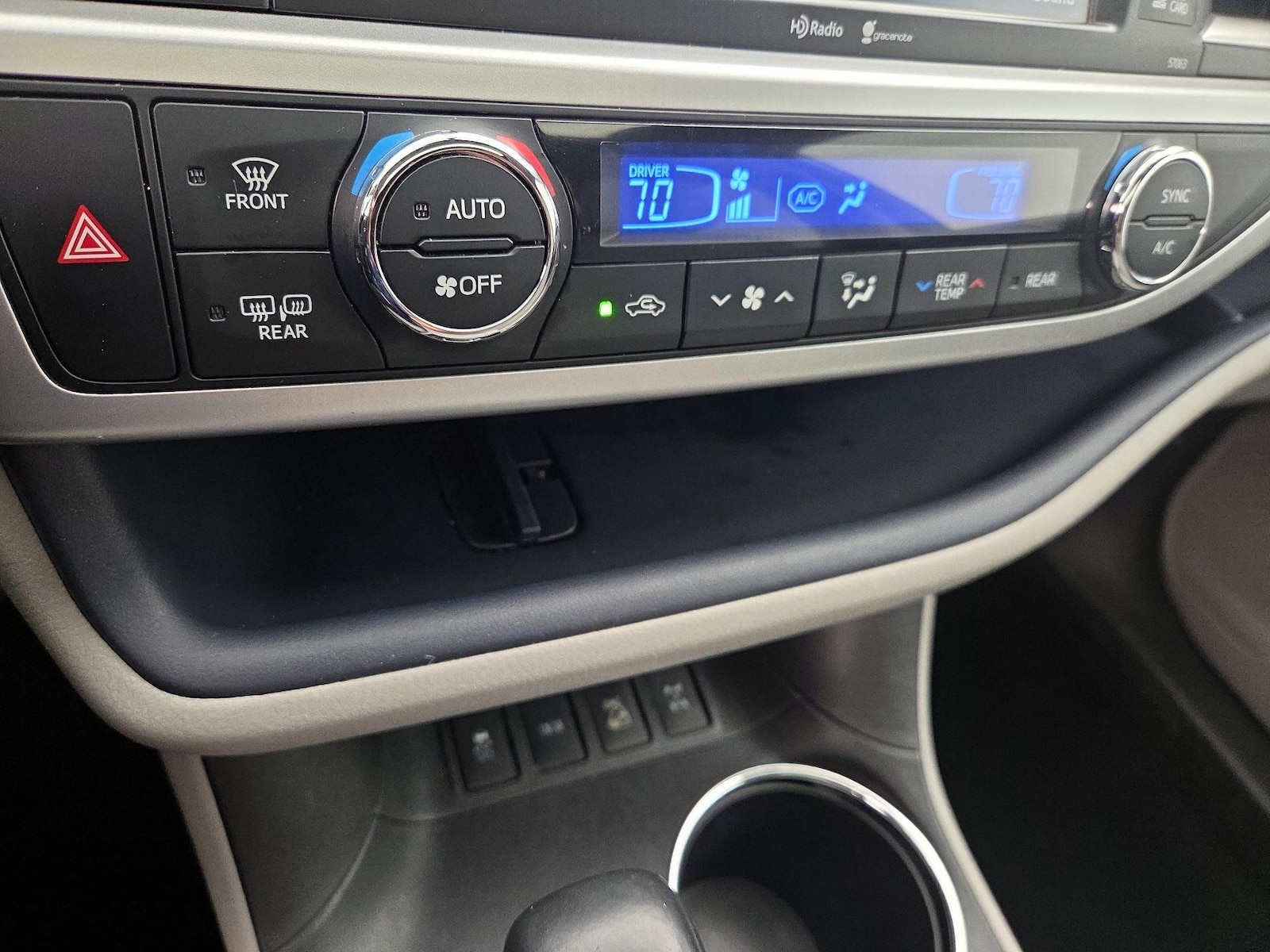 2015 Toyota Highlander XLE - Photo 18