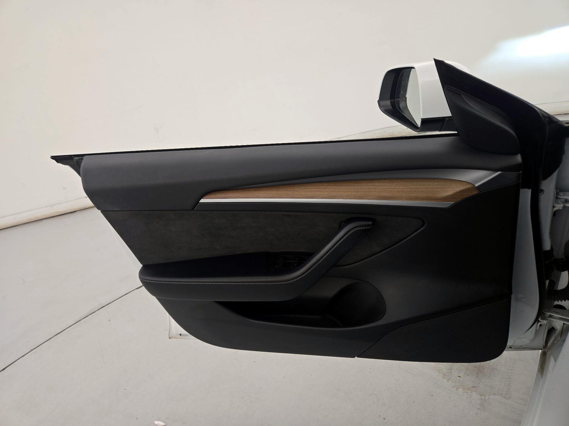 Thumbnail: 2023 Tesla Model 3 - 12