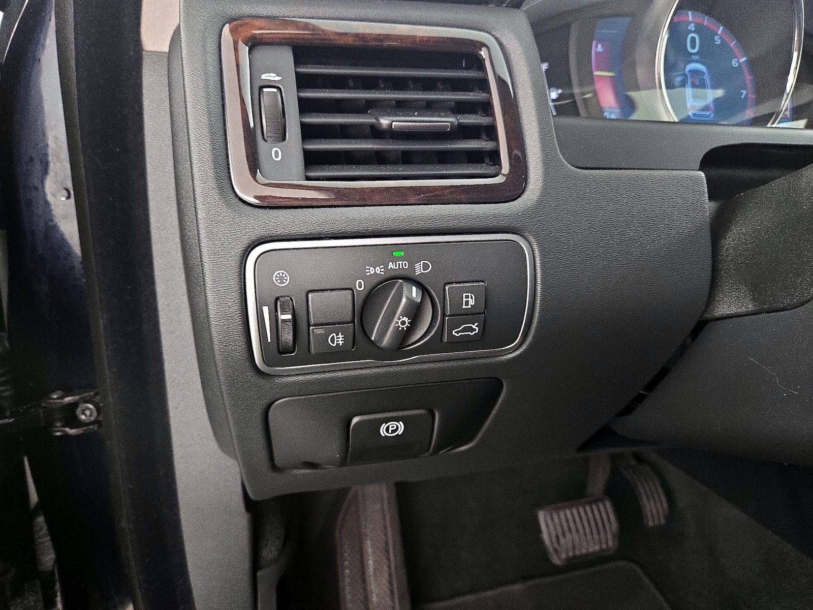 2016 Volvo XC70 Classic Premier - Photo 14
