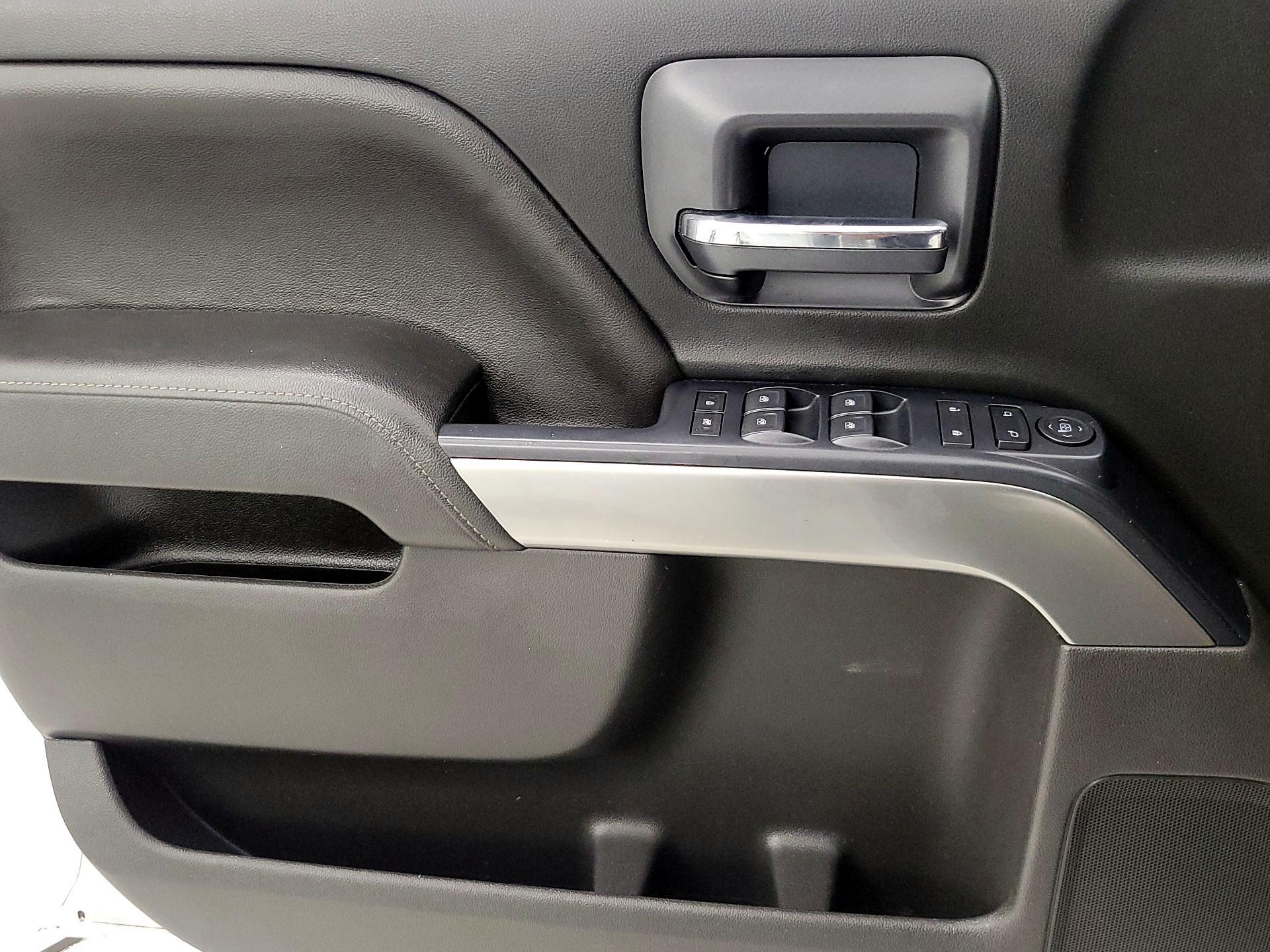 Thumbnail: 2018 Chevrolet Silverado 1500 - 12