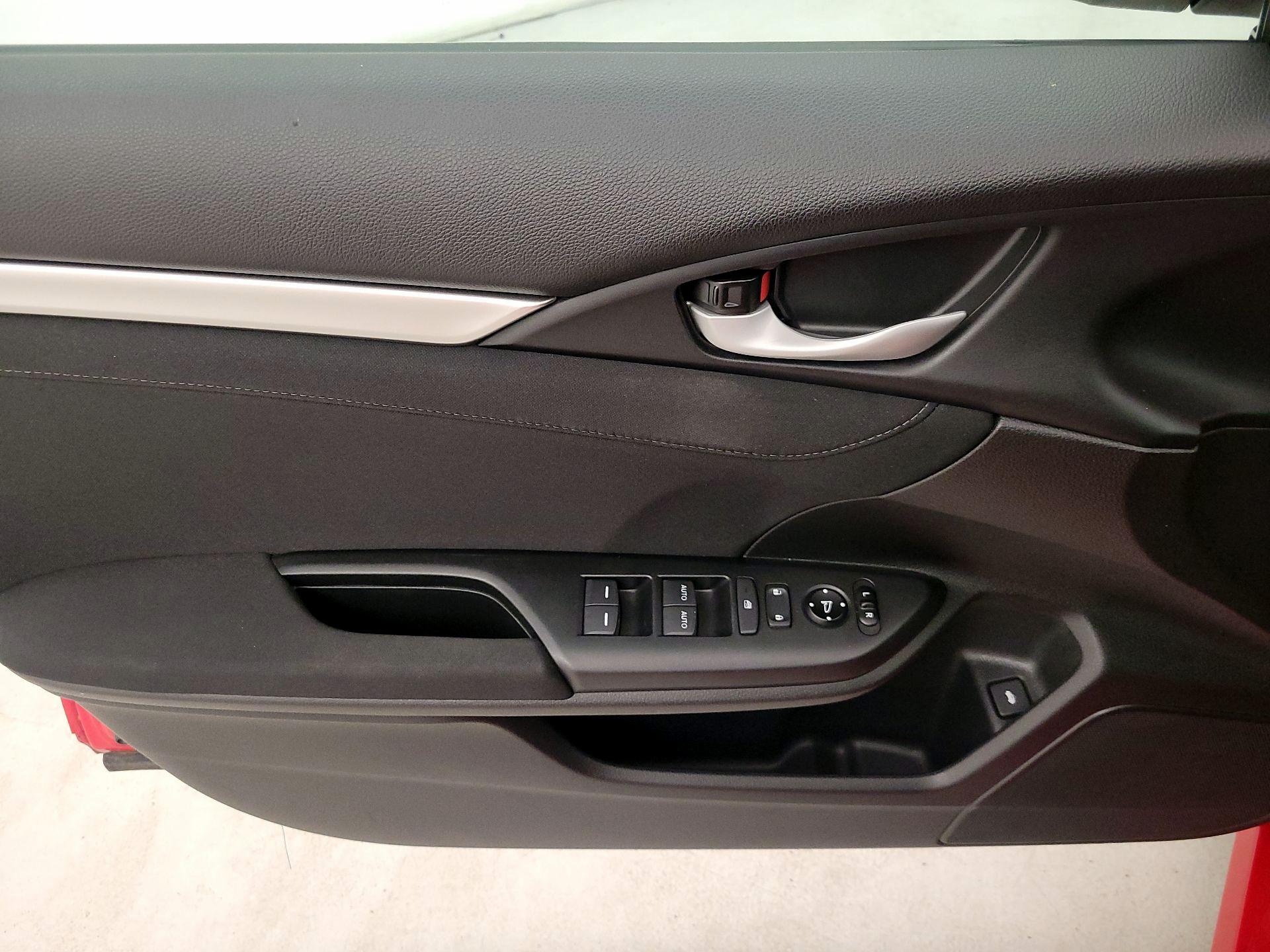 Thumbnail: 2016 Honda Civic - 12