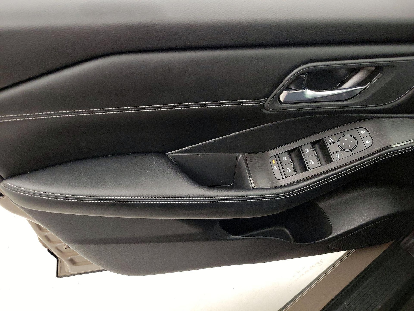 2024 Nissan Rogue SV - Photo 13