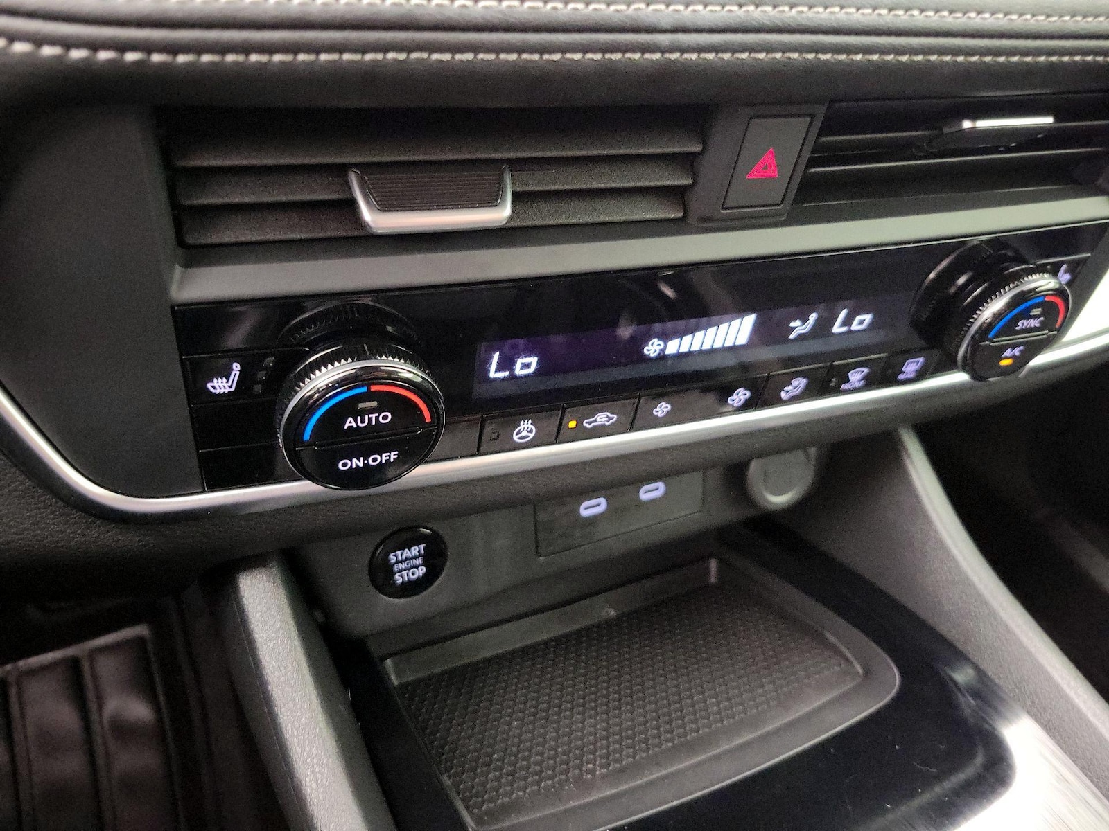 2024 Nissan Rogue SV - Photo 17