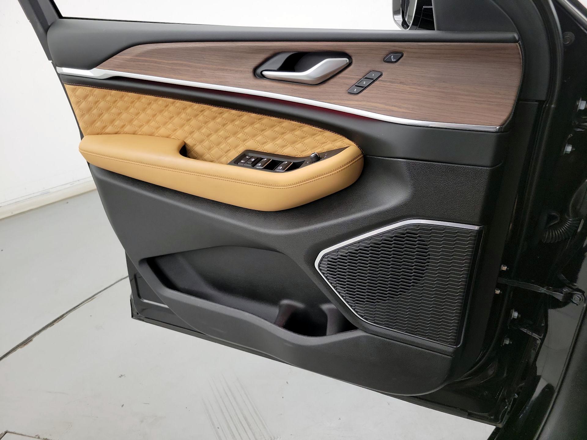Thumbnail: 2025 Jeep Grand Cherokee - 10