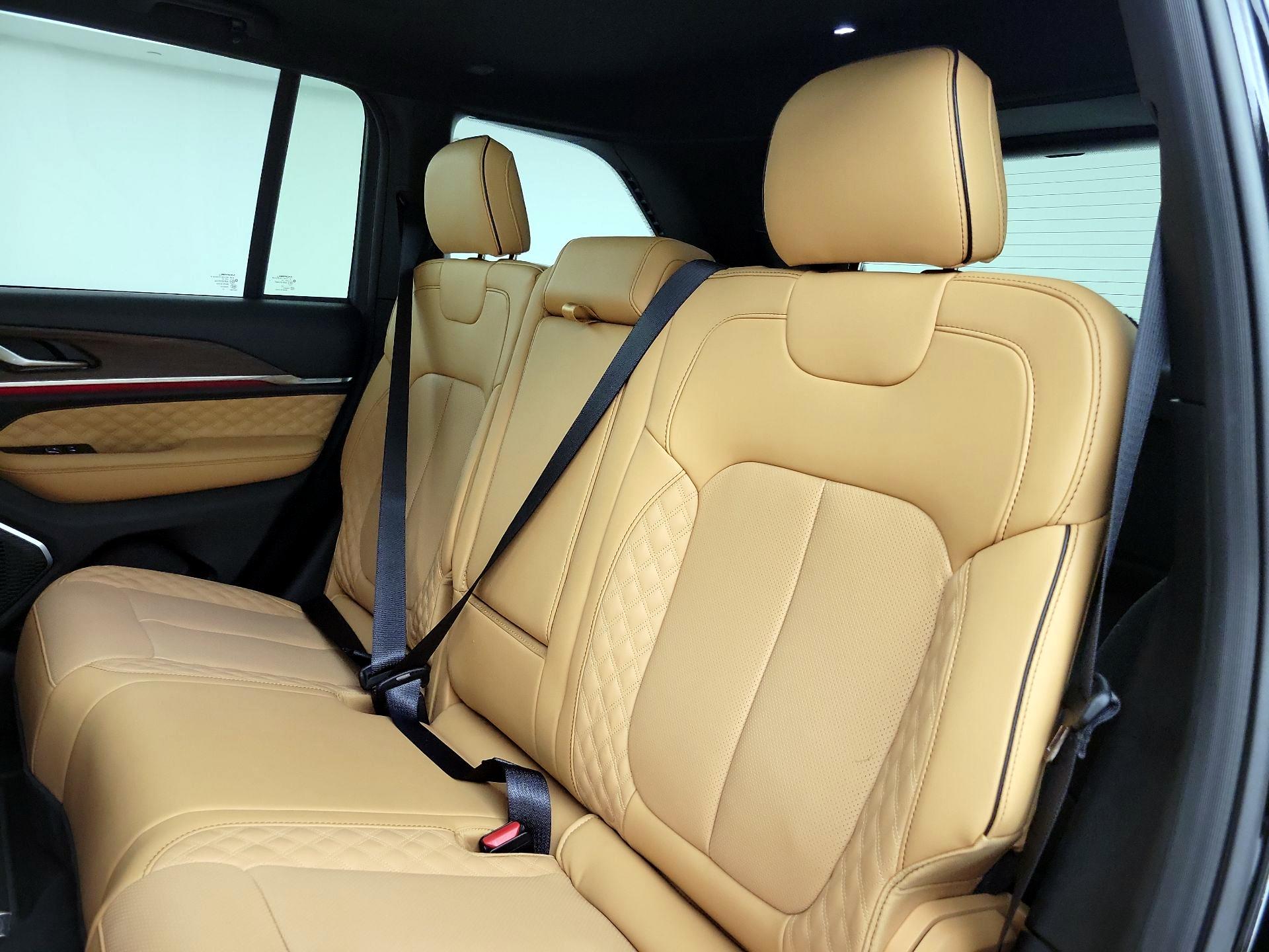 Thumbnail: 2025 Jeep Grand Cherokee - 19