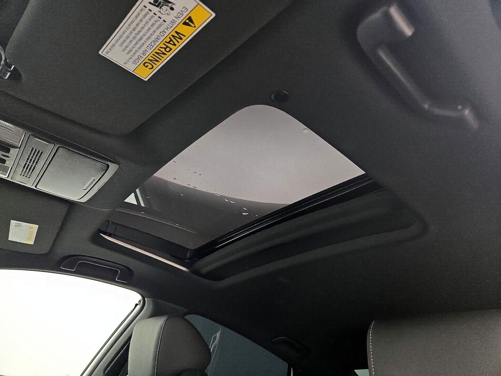 Sunroof(s) & Overhead Airbags