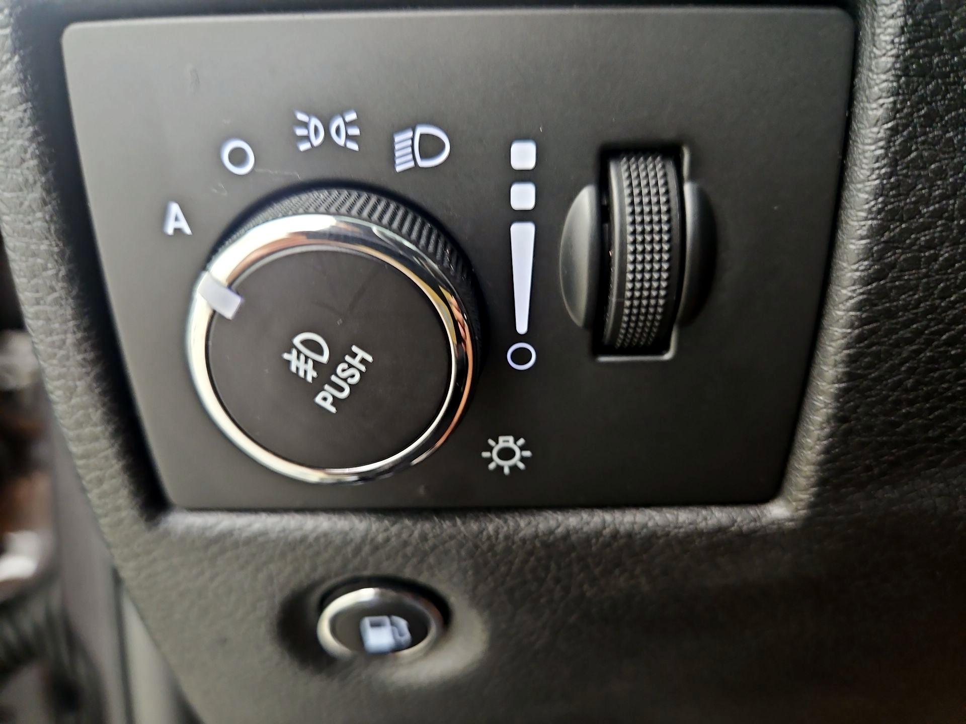 Thumbnail: 2015 Jeep Grand Cherokee - 13