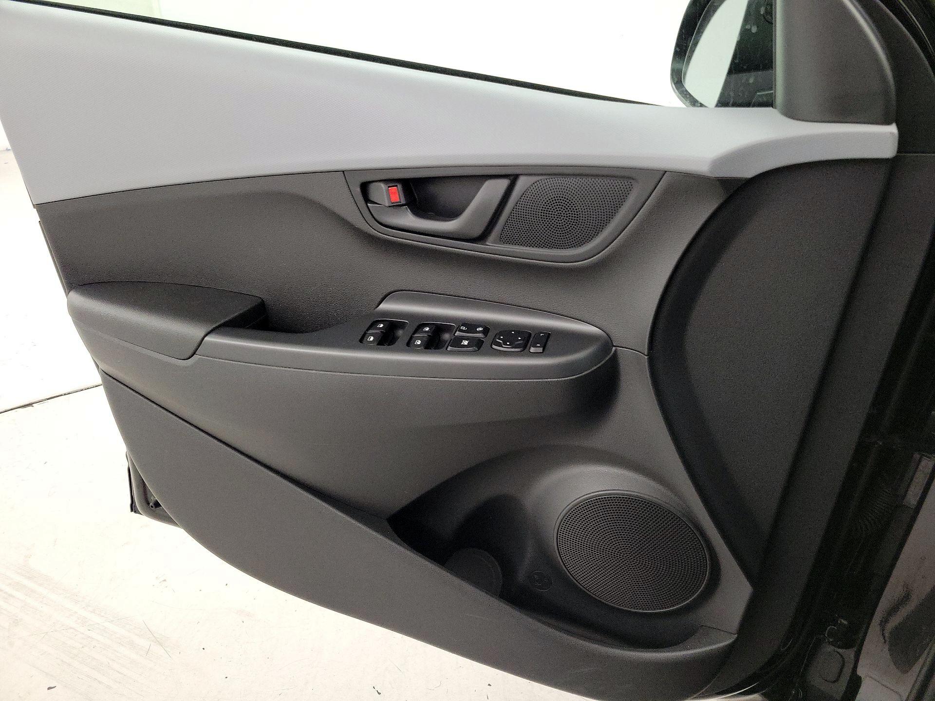 Thumbnail: 2018 Hyundai Kona - 12