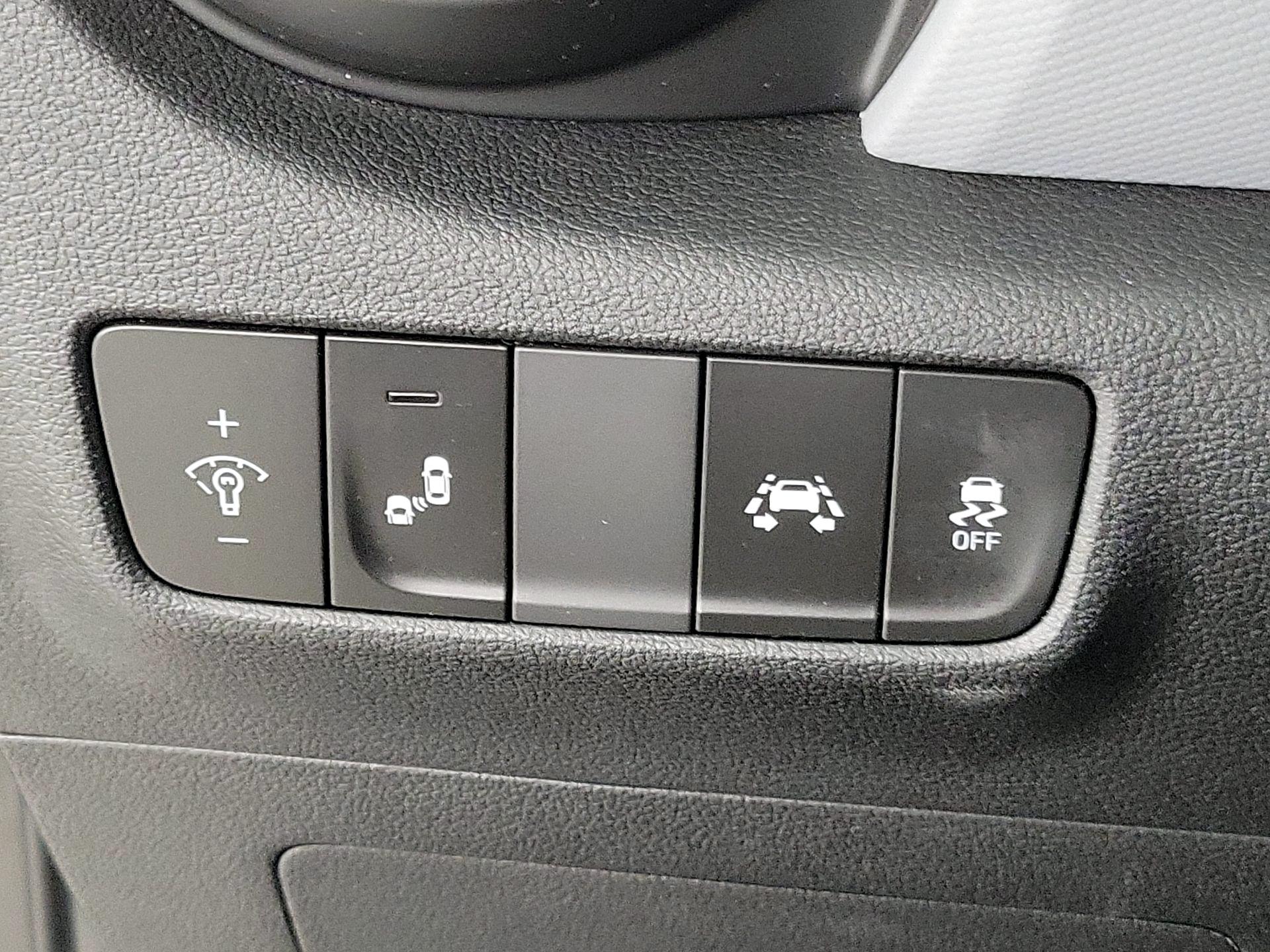 Thumbnail: 2018 Hyundai Kona - 13