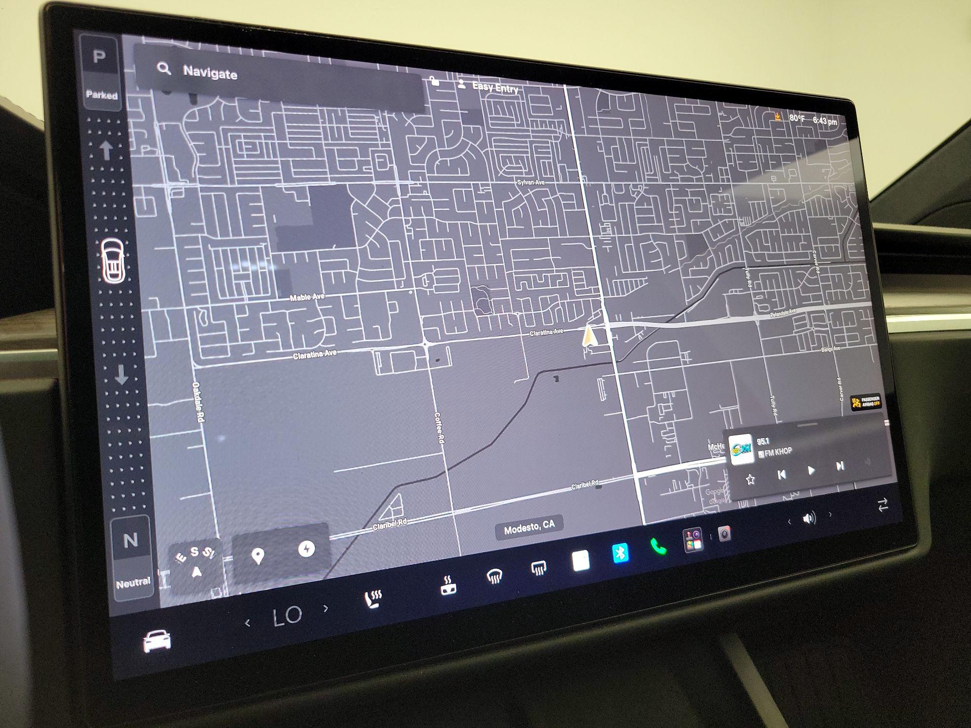 Thumbnail: 2022 Tesla Model X - 14