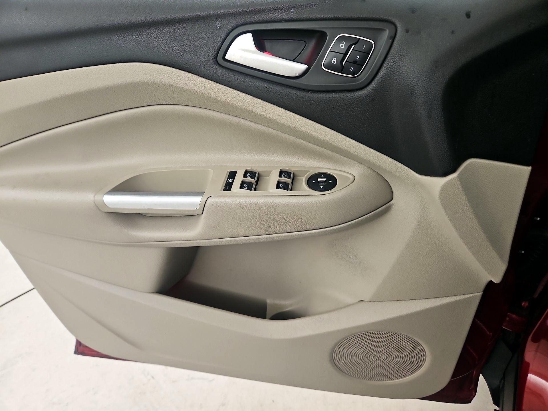 Thumbnail: 2015 Ford Escape - 12