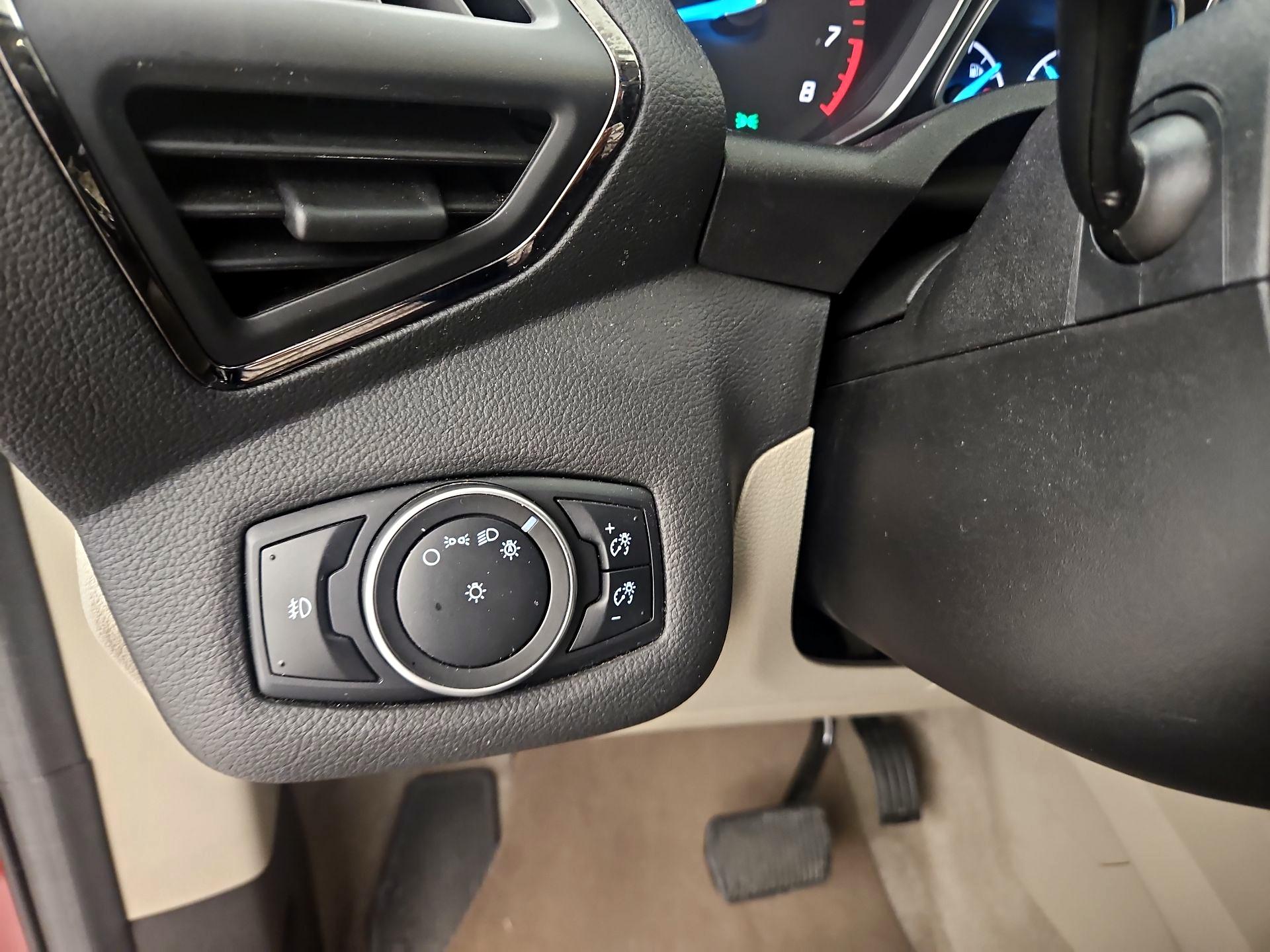 Thumbnail: 2015 Ford Escape - 13
