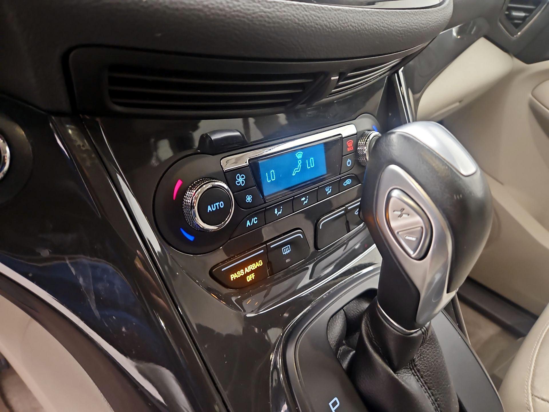 Thumbnail: 2015 Ford Escape - 16
