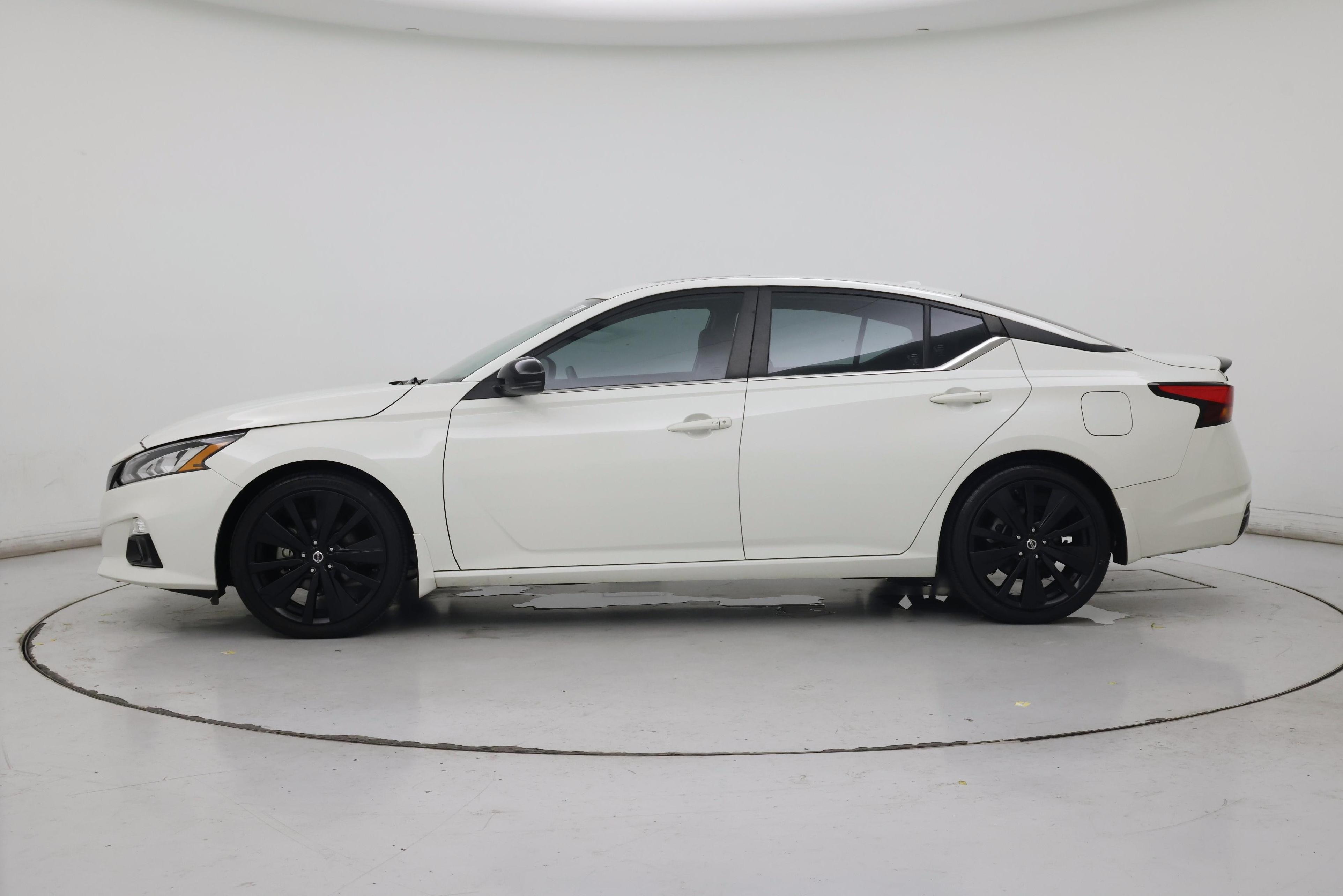 Thumbnail: 2022 Nissan Altima - 3