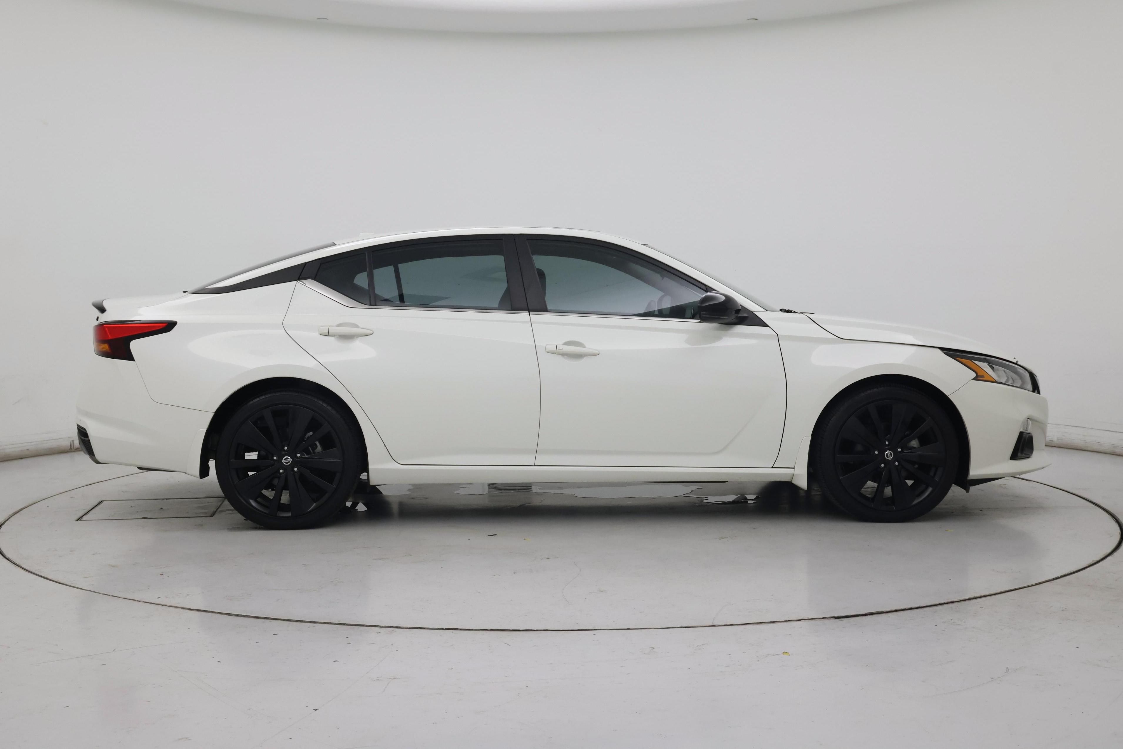Thumbnail: 2022 Nissan Altima - 7