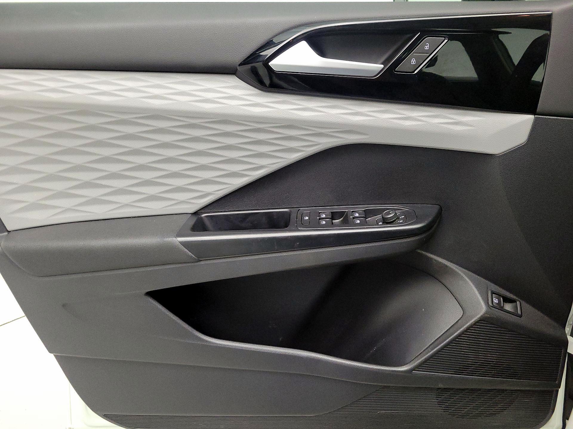 Thumbnail: 2022 Volkswagen Taos - 12