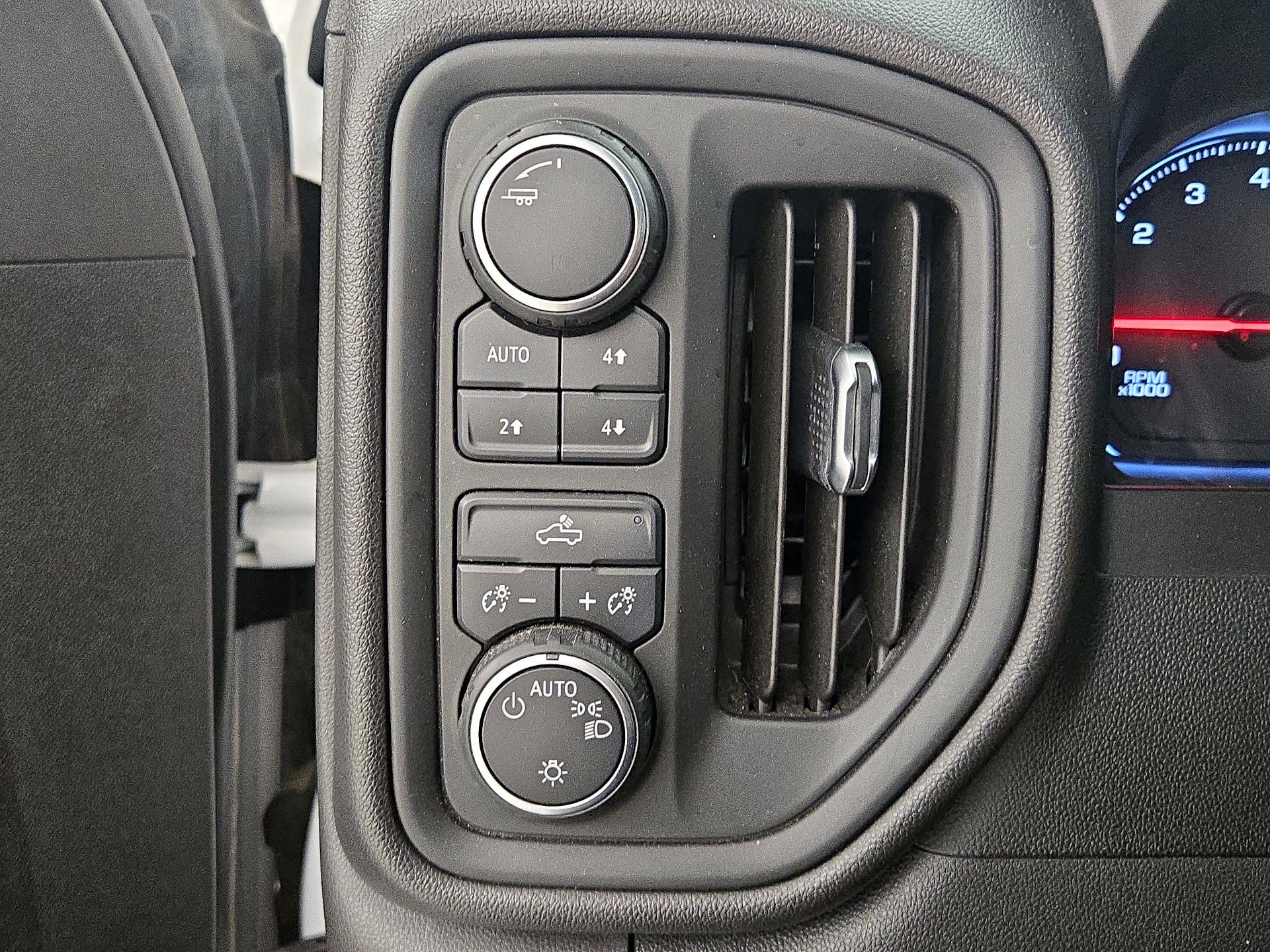 Thumbnail: 2021 Chevrolet Silverado 1500 - 13