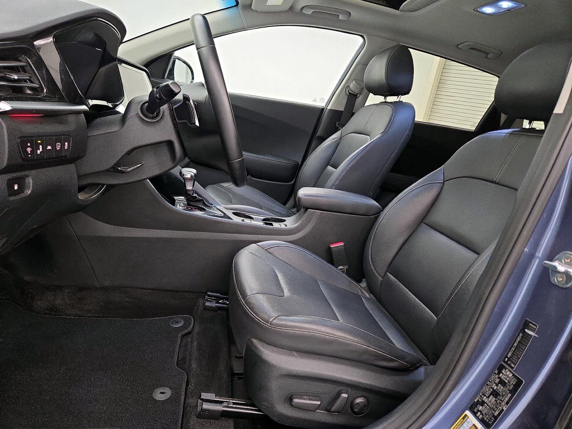 Thumbnail: 2022 Kia Niro - 11